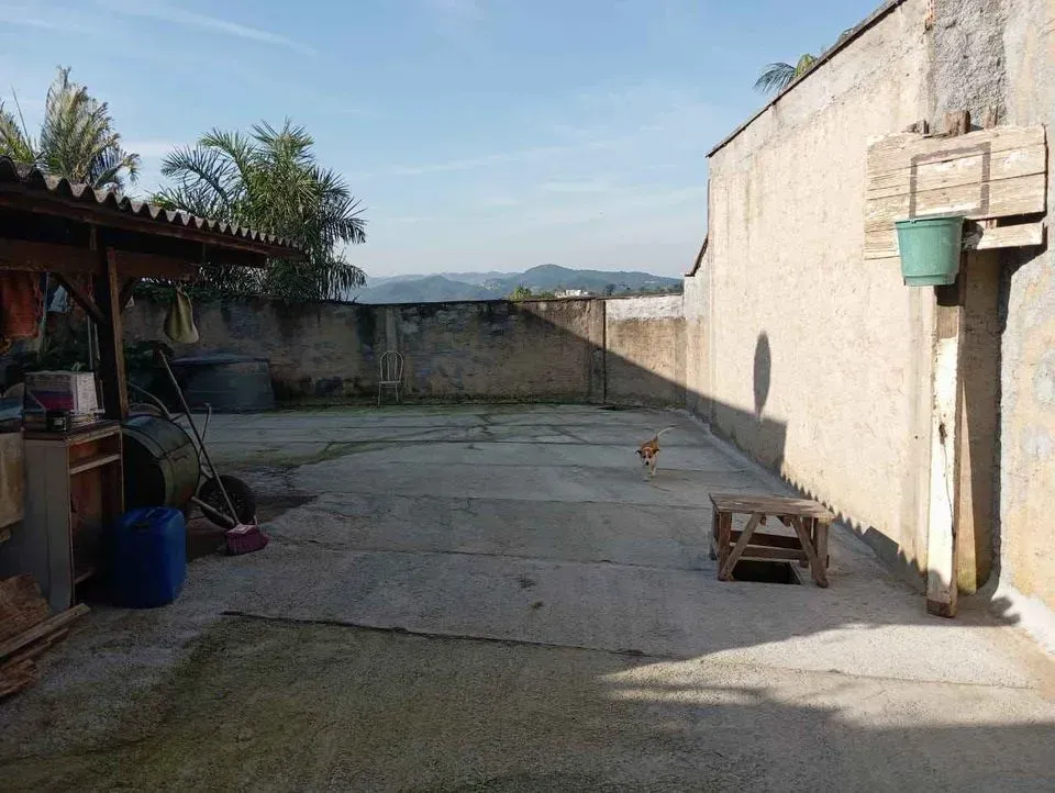 Casa mista com 4 dormitórios, em ótima localização no Bairro Agrícola em Blumenal/SC