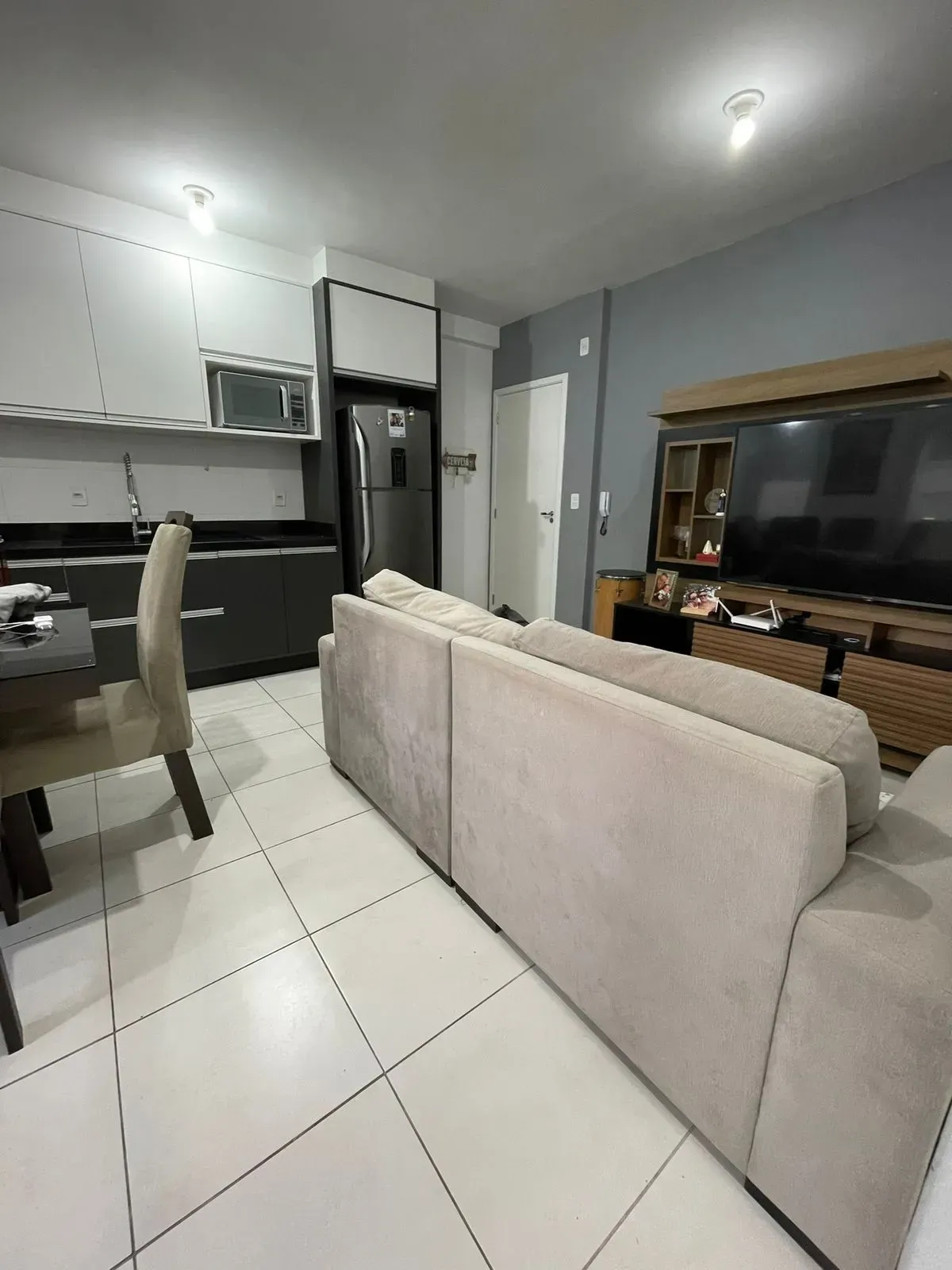 Apartamento 2 dormitórios e 1 vaga de garagem em Palhoça/SC