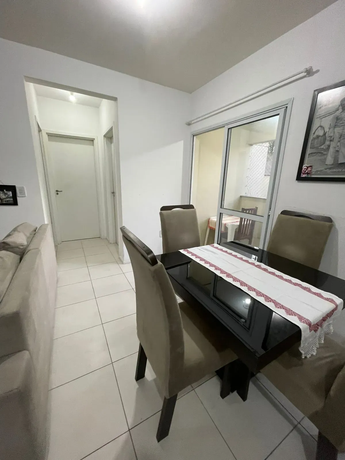 Apartamento 2 dormitórios e 1 vaga de garagem em Palhoça/SC