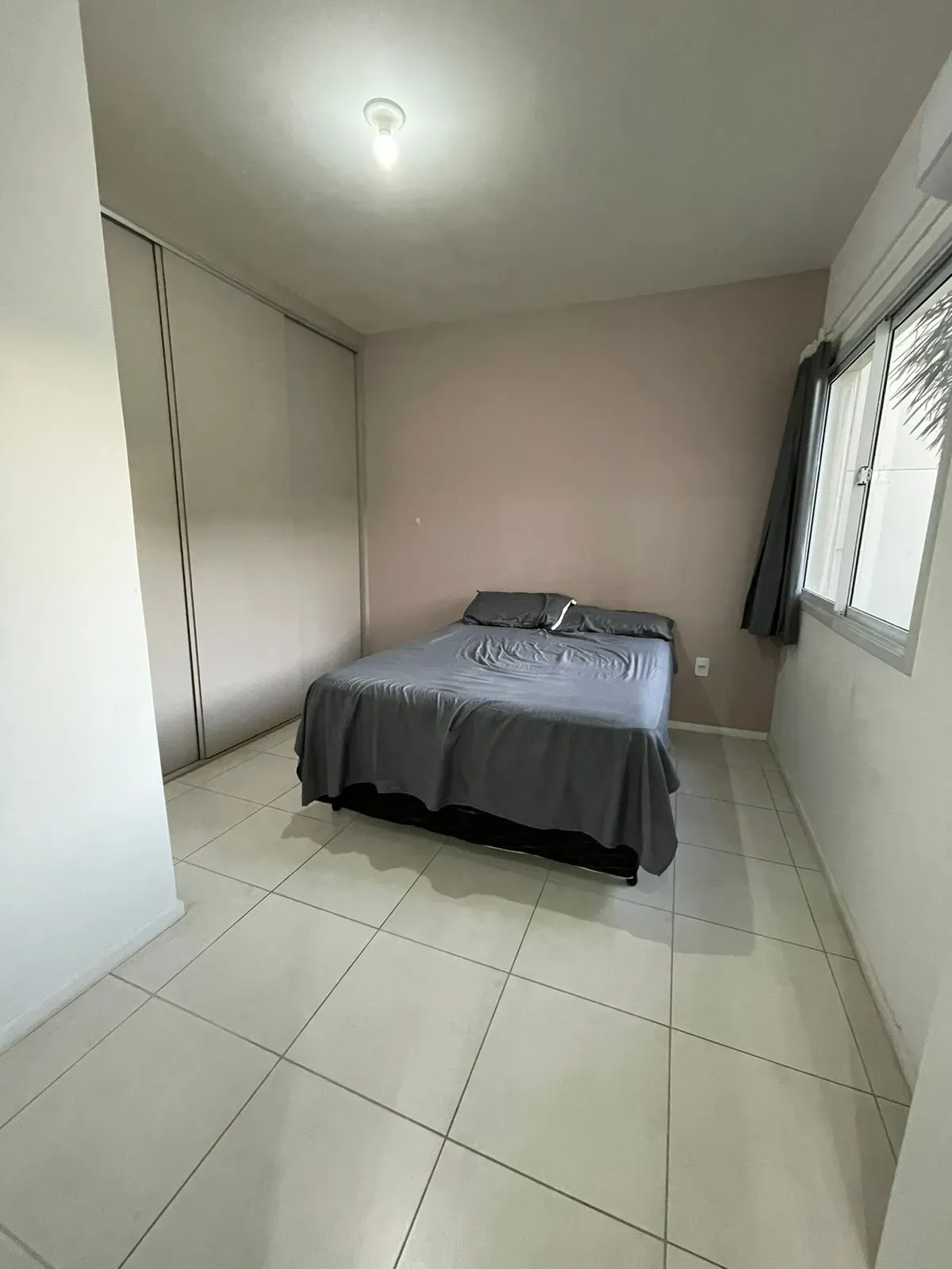 Apartamento 2 dormitórios e 1 vaga de garagem em Palhoça/SC