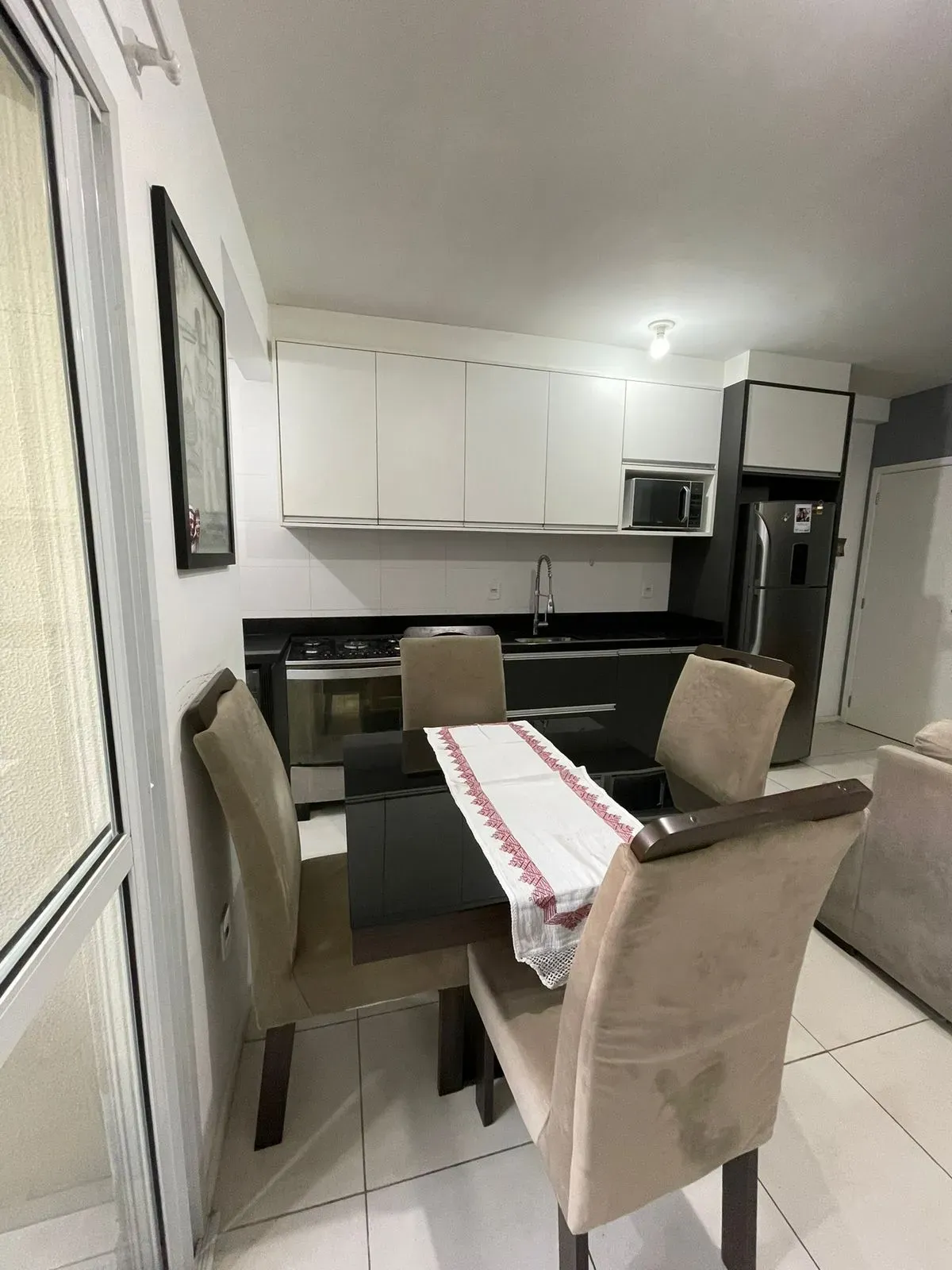 Apartamento 2 dormitórios e 1 vaga de garagem em Palhoça/SC