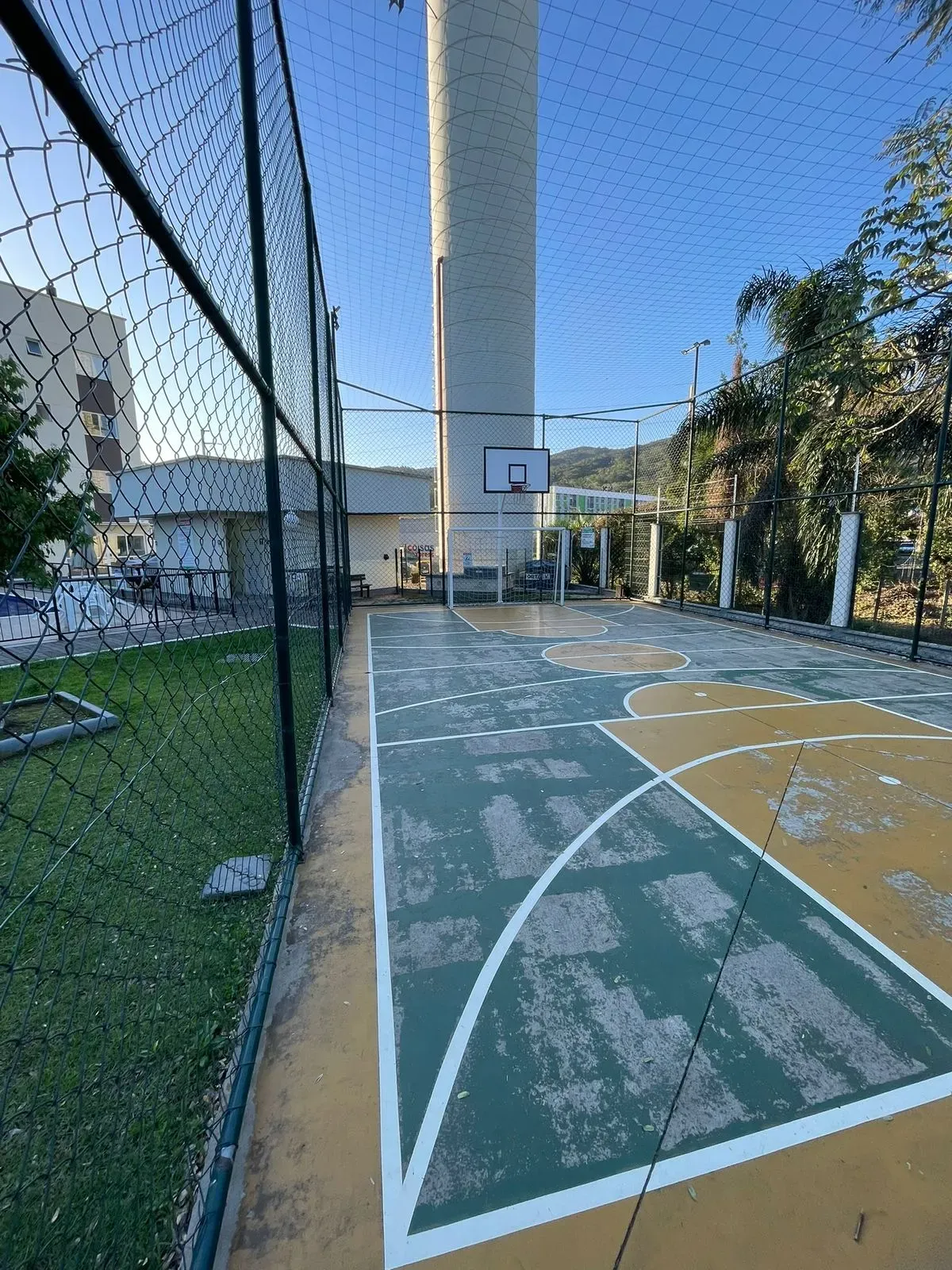 Apartamento 2 dormitórios e 1 vaga de garagem em Palhoça/SC