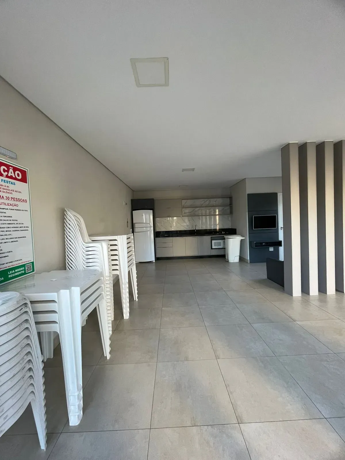 Apartamento 2 dormitórios e 1 vaga de garagem em Palhoça/SC