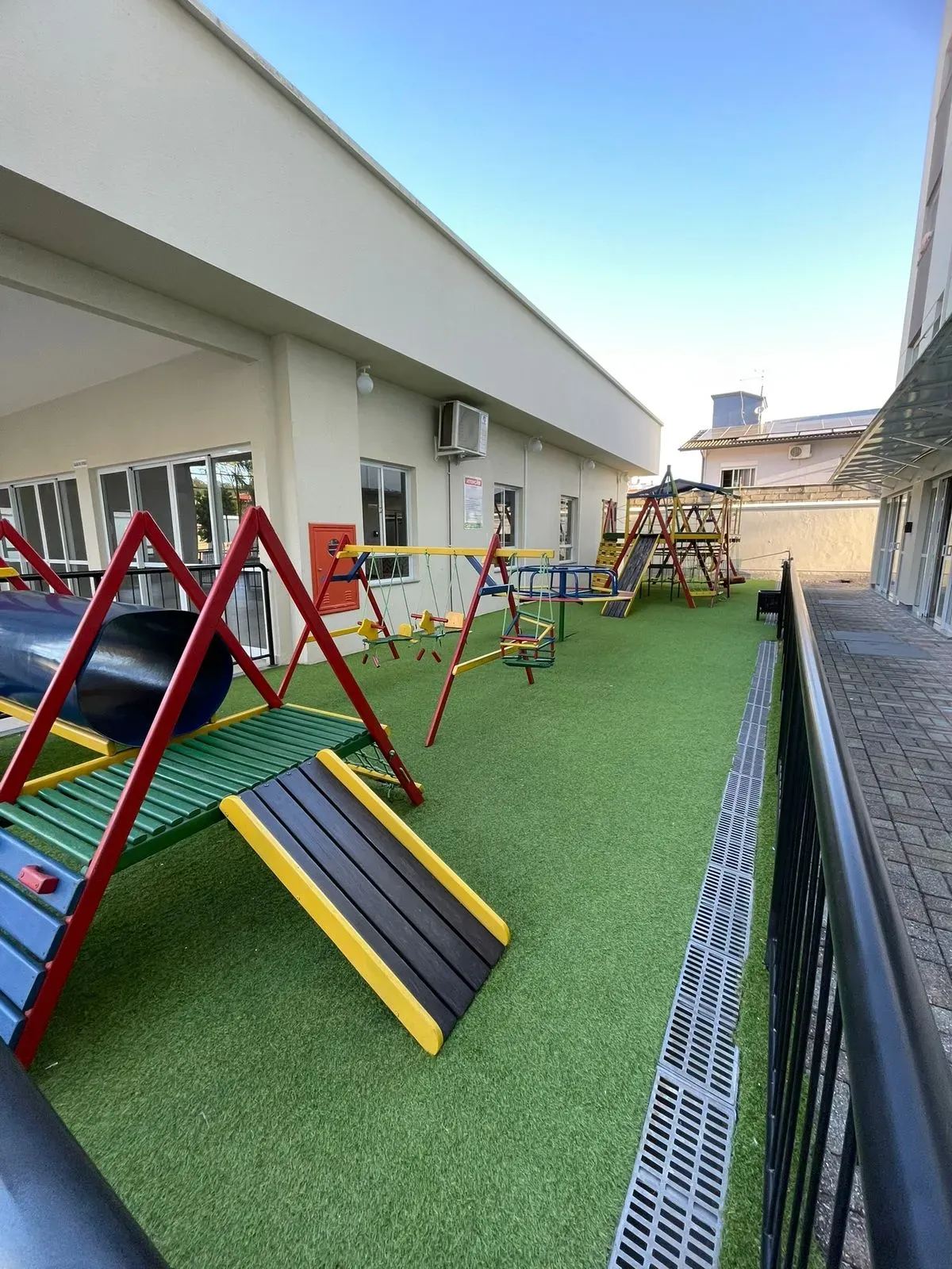 Apartamento 2 dormitórios e 1 vaga de garagem em Palhoça/SC