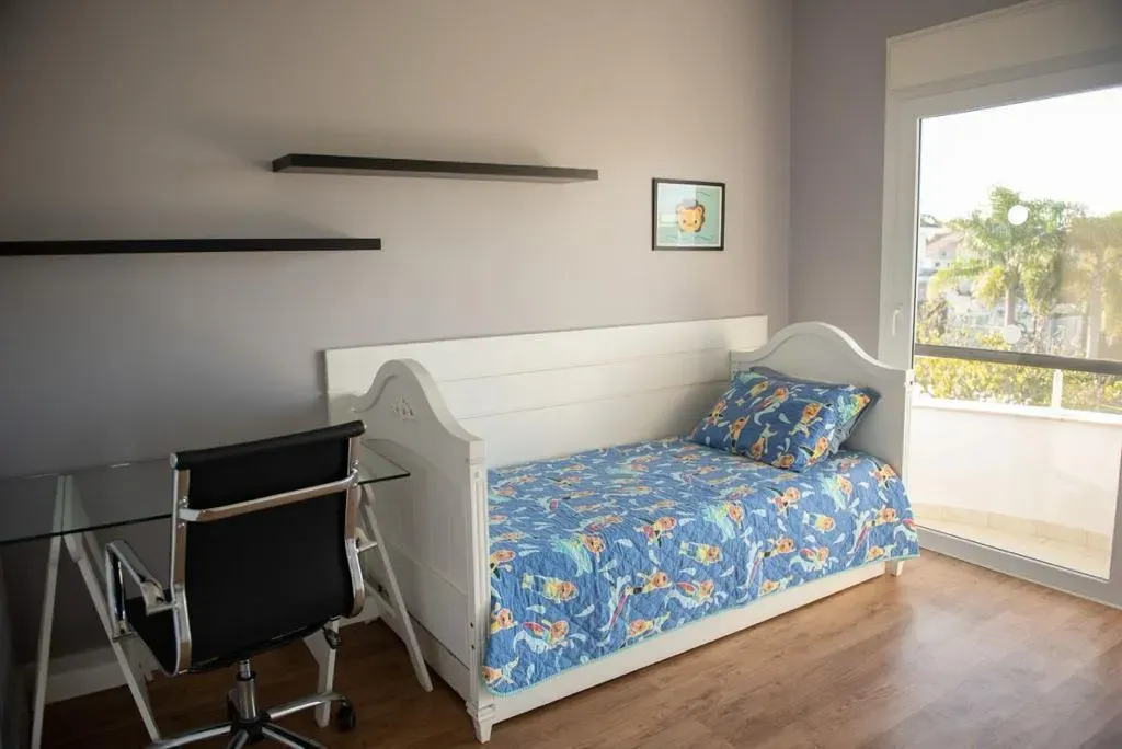 Casa com 5 dormitórios sendo 4 suítes e 6 vagas de garagem em Jurerê Internaciona l Florianópolis/SC