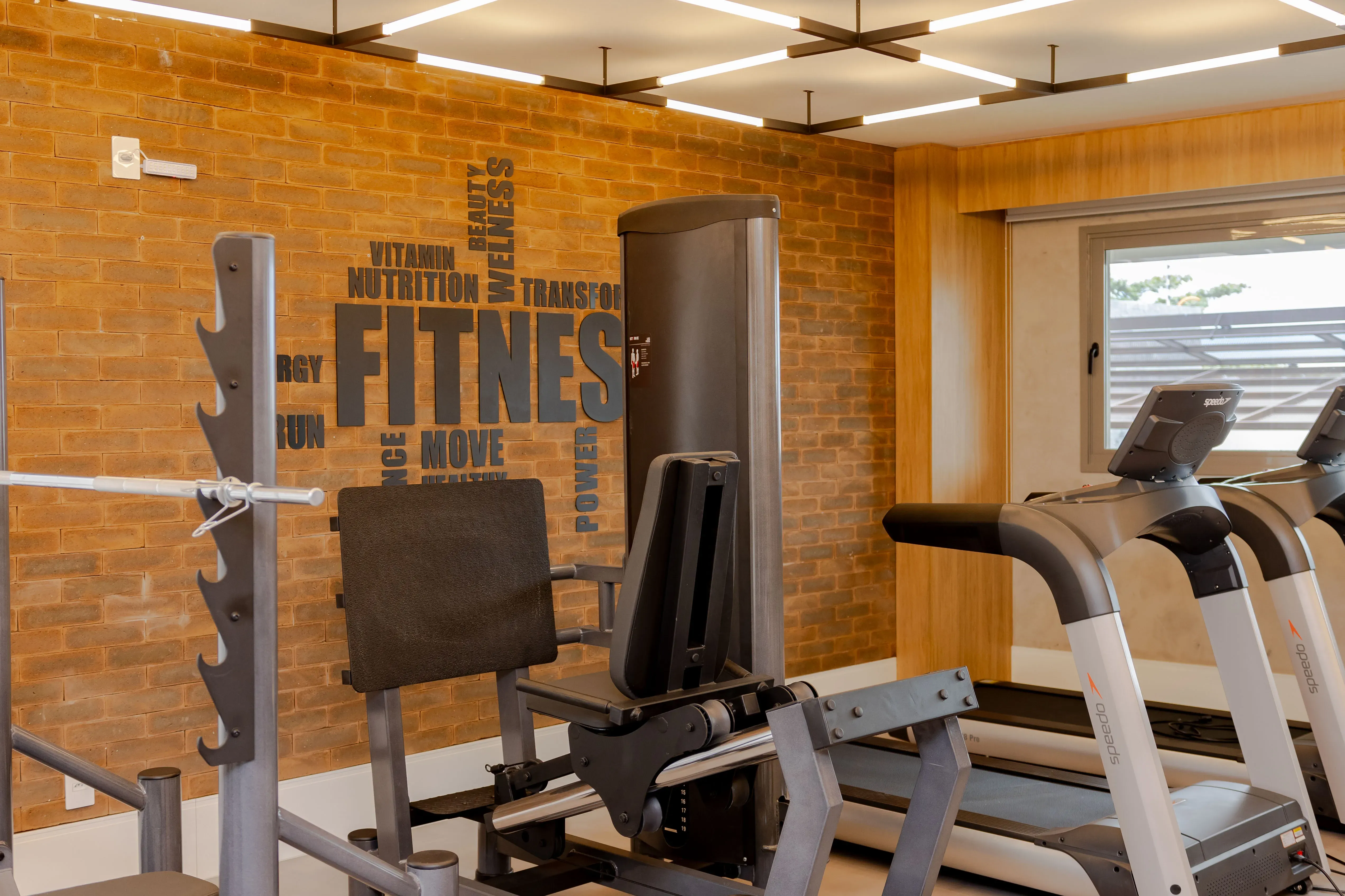 Apartamento com 3 dormitórios sendo 3 suítes e 4 vagas no bairro Cacupé em Florianópolis/SC