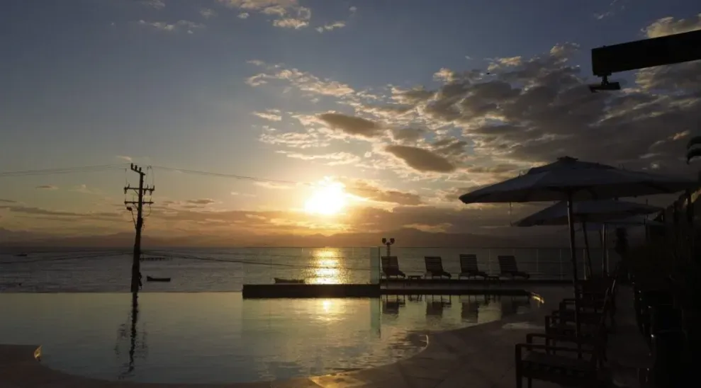 Apartamento com 3 dormitórios sendo 3 suítes e 4 vagas no bairro Cacupé em Florianópolis/SC