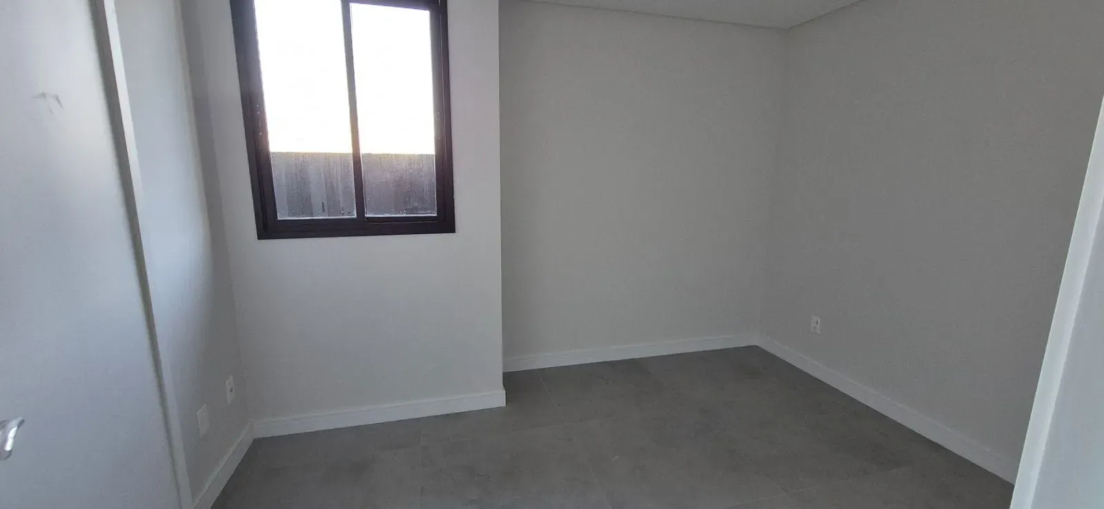 Apartamento com 4 dormitórios sendo 3 suítes e 2 vagas de garagem Pereque | Porto Belo/SC