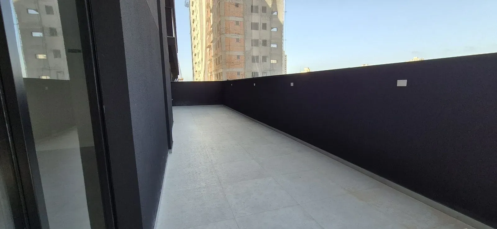 Apartamento com 4 dormitórios sendo 3 suítes e 2 vagas de garagem Pereque | Porto Belo/SC