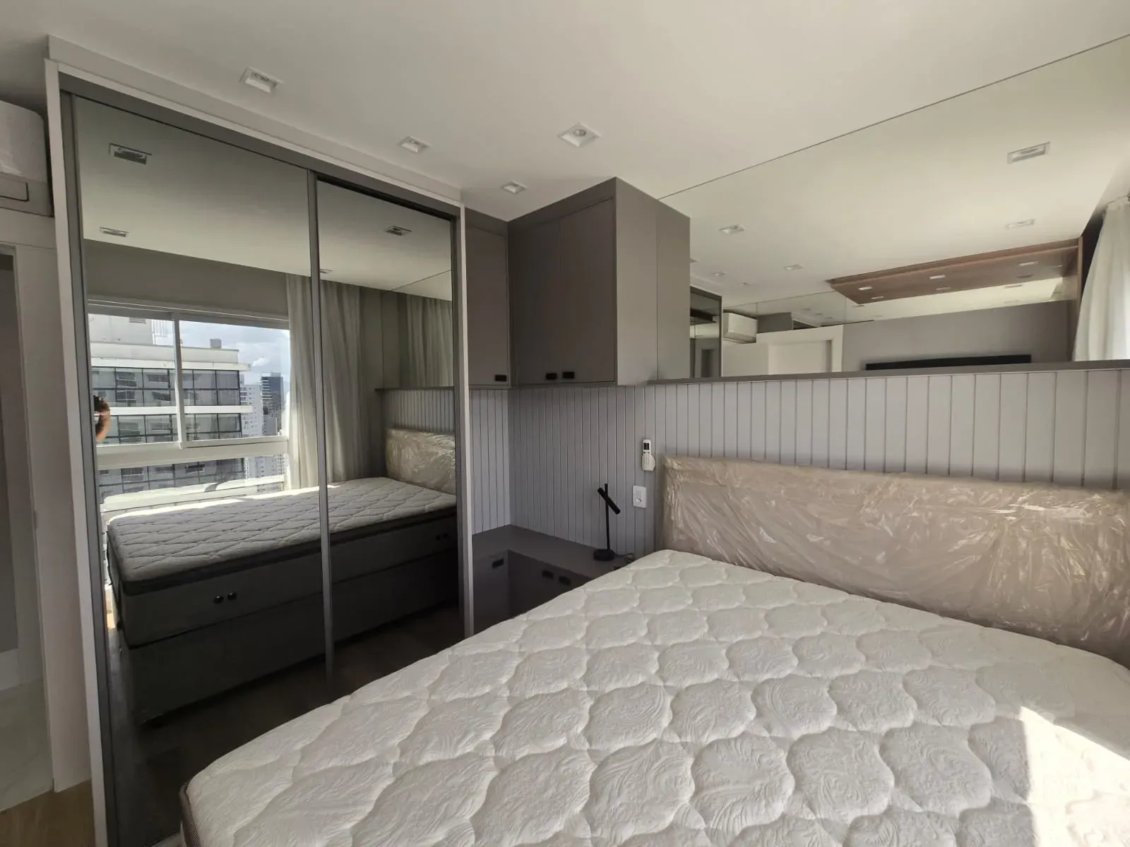 Apartamento vista mar com 4 suítes e 4 vagas de garagem em Balneário Camboriú/SC