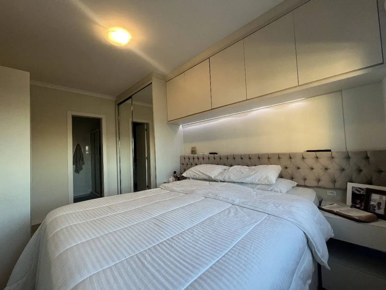 Apartamento com 2 dormitórios sendo 1 suíte e 1 vaga de garagem em Florianópolis/SC