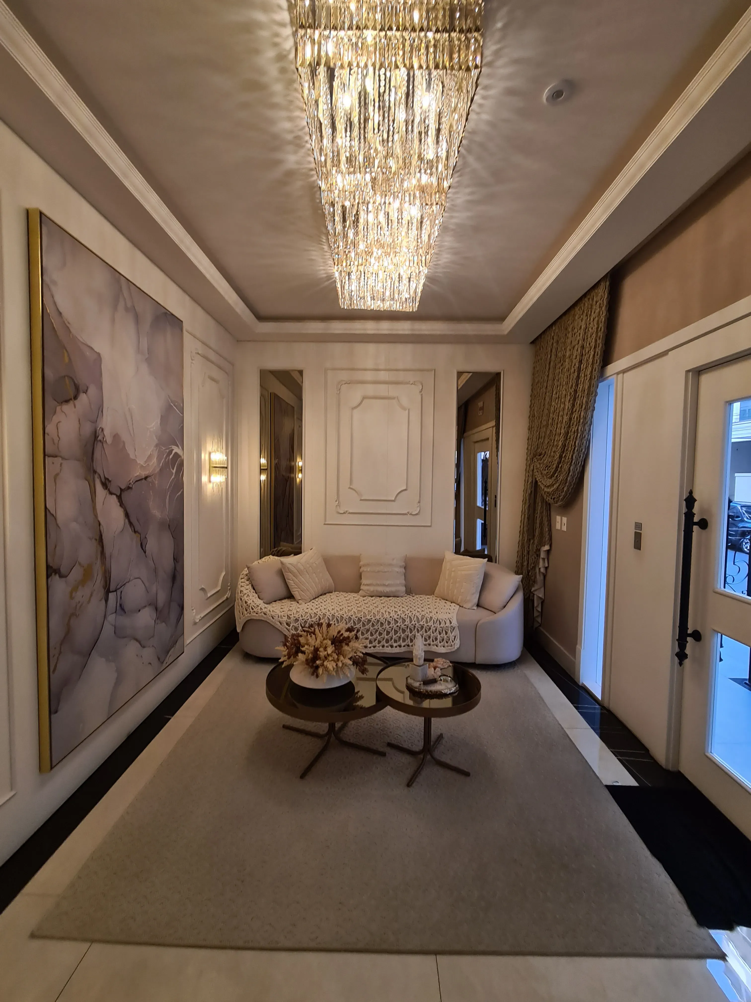 Apartamento com 4 suítes e 3 vagas de Garagem - Meia Praia, Itapema - SC