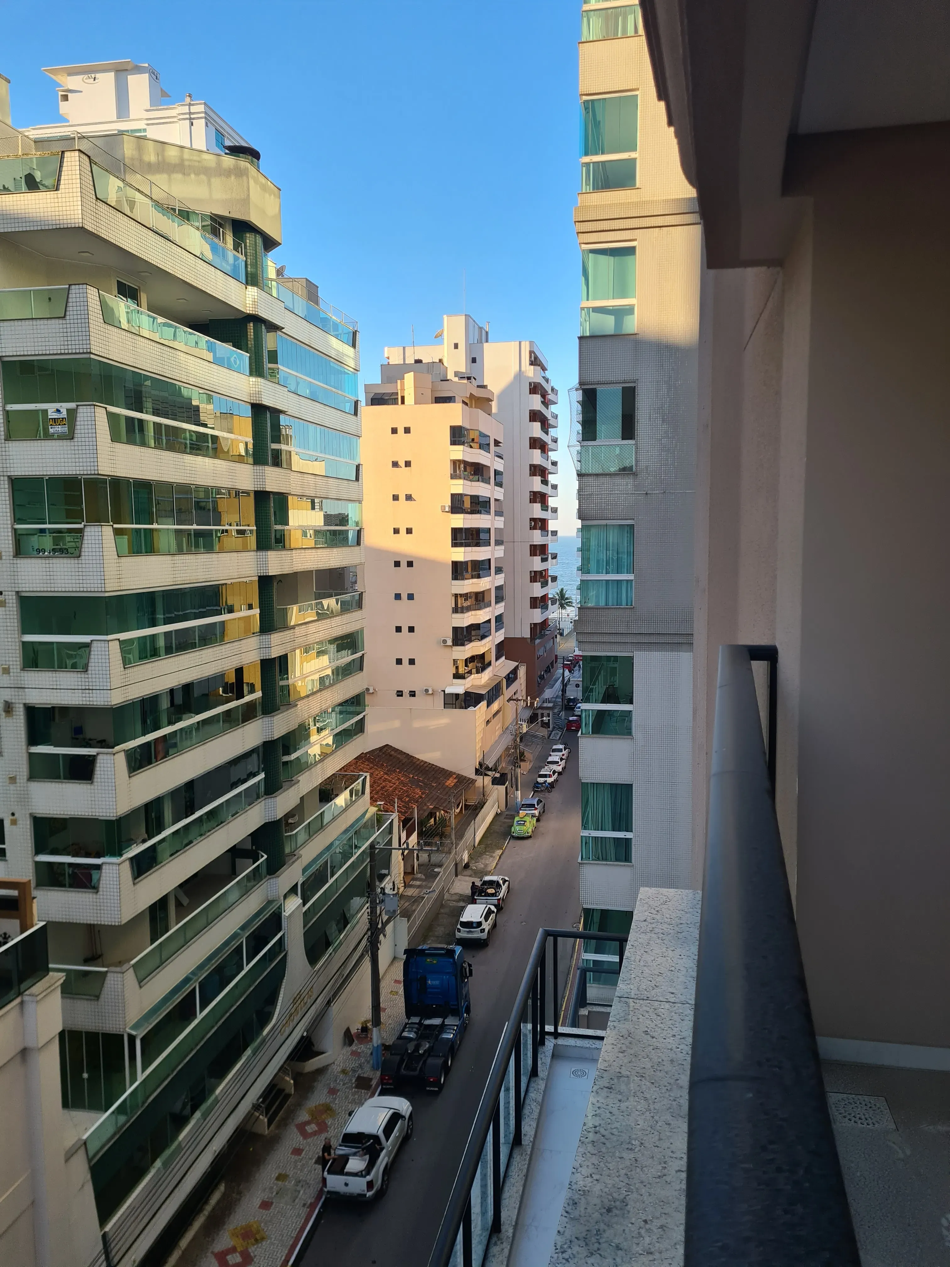 Apartamento com 4 suítes e 3 vagas de Garagem - Meia Praia, Itapema - SC