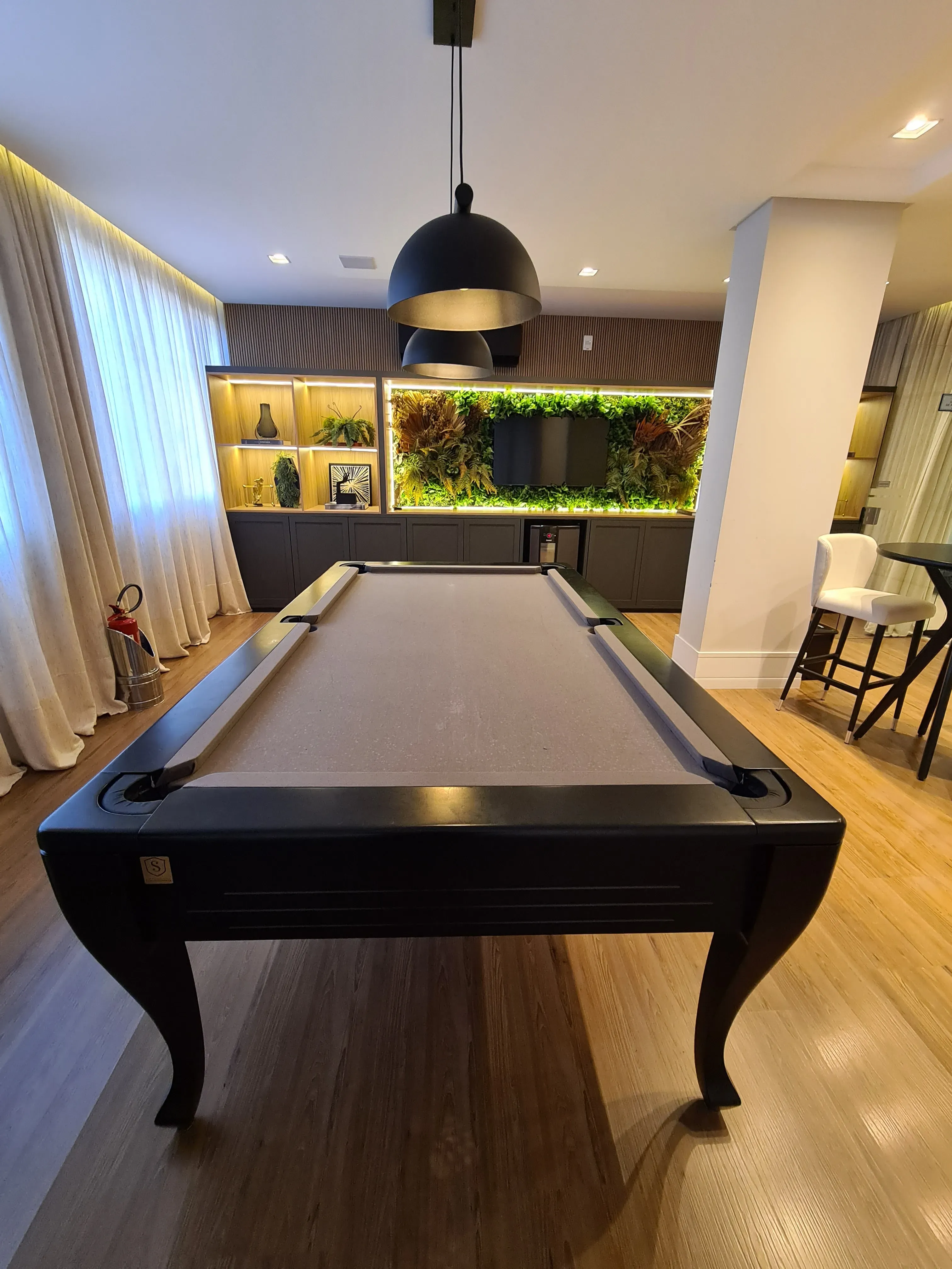 Apartamento com 4 suítes e 3 vagas de Garagem - Meia Praia, Itapema - SC