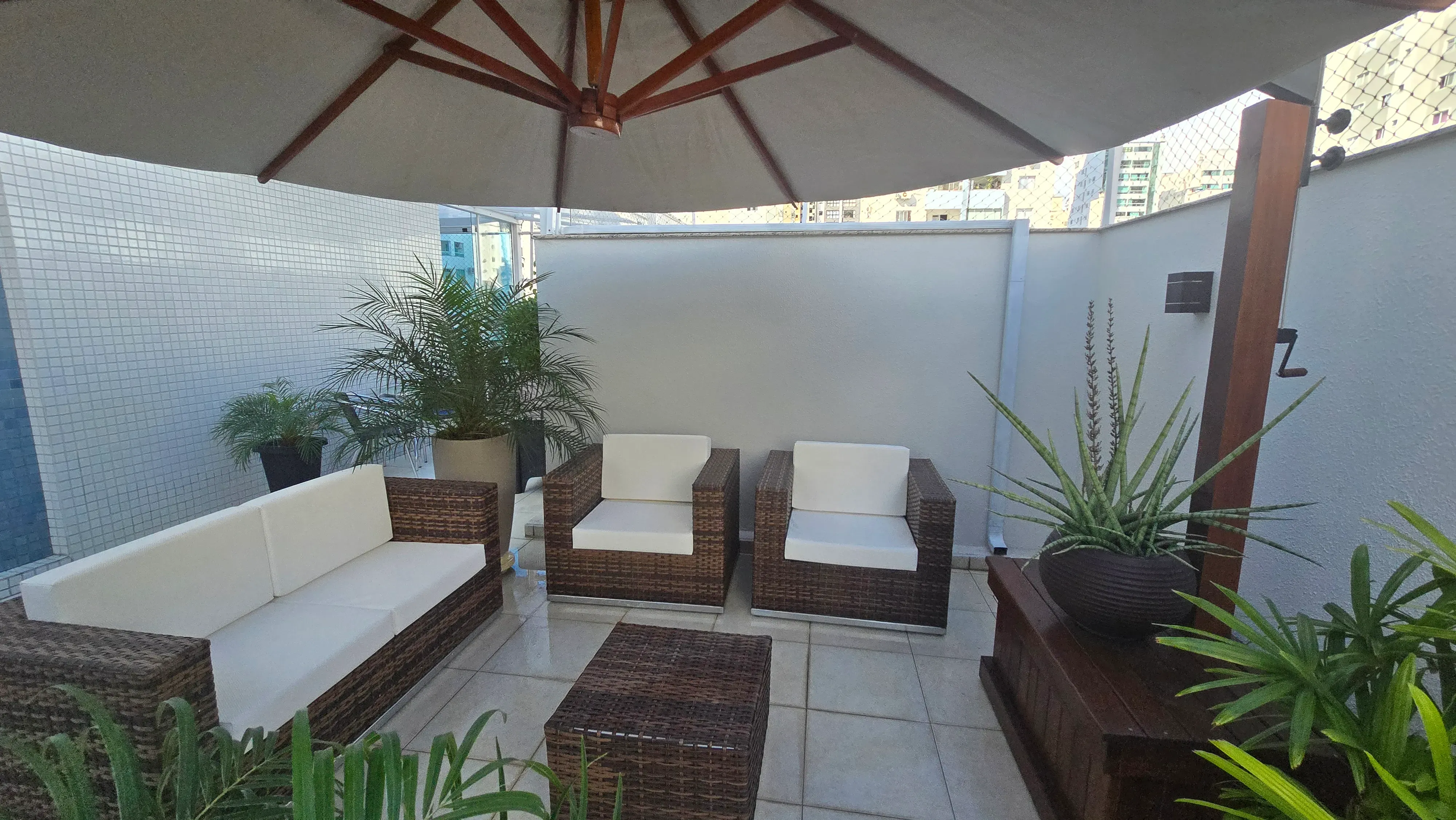 Apartamento garden 2 dormitórios sendo 1 suíte e piscina privativa - Centro de Balneário Camboriú/SC