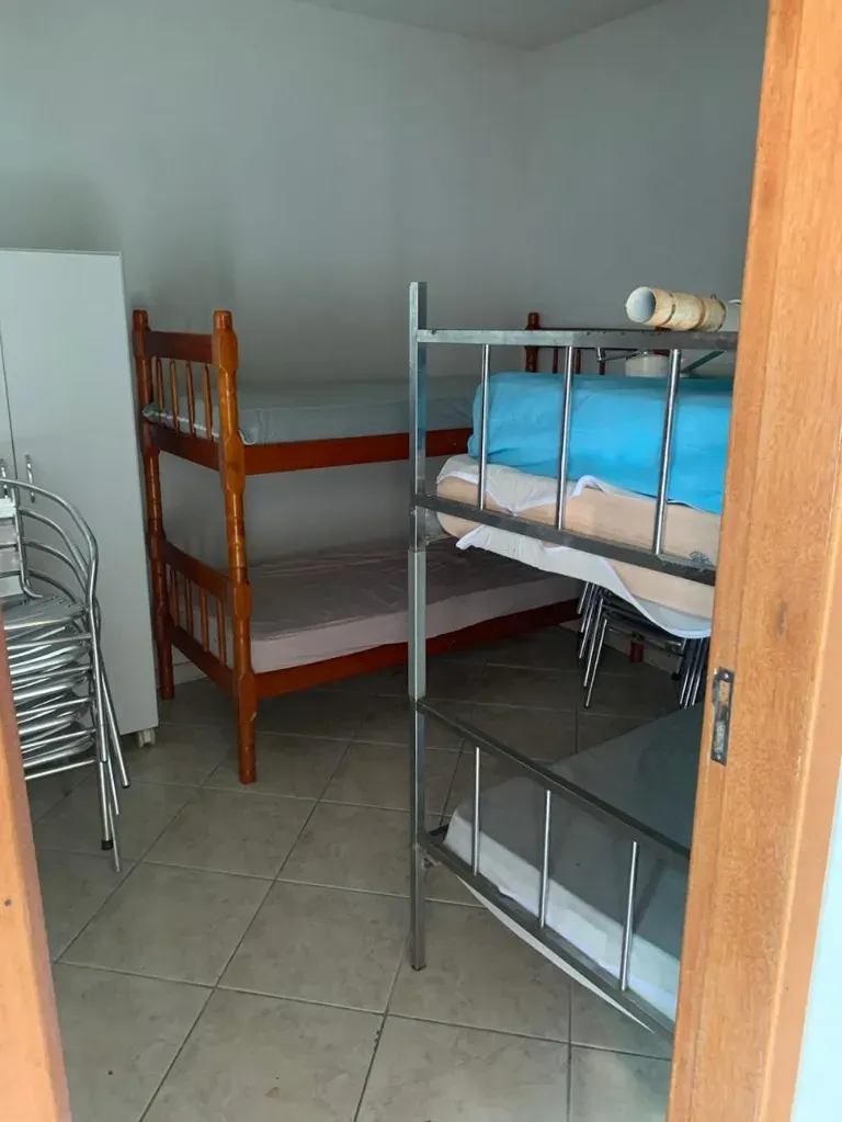 Casa com 4 dormitórios sendo 1 suíte em a 580m do mar em Morretes, Itapema/SC