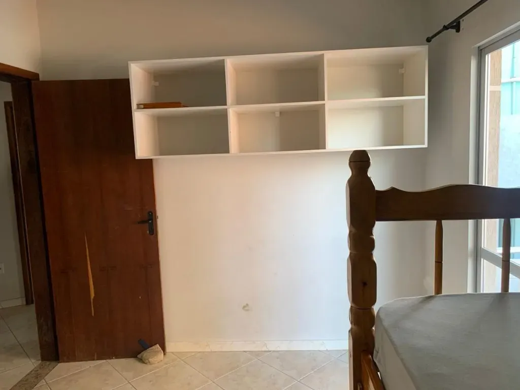 Casa com 4 dormitórios sendo 1 suíte em a 580m do mar em Morretes, Itapema/SC