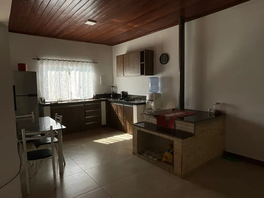 Chácara com 940m² com casa de 2 dormitórios e 3 vagas - Bairro Sertão do Trombudo/SC