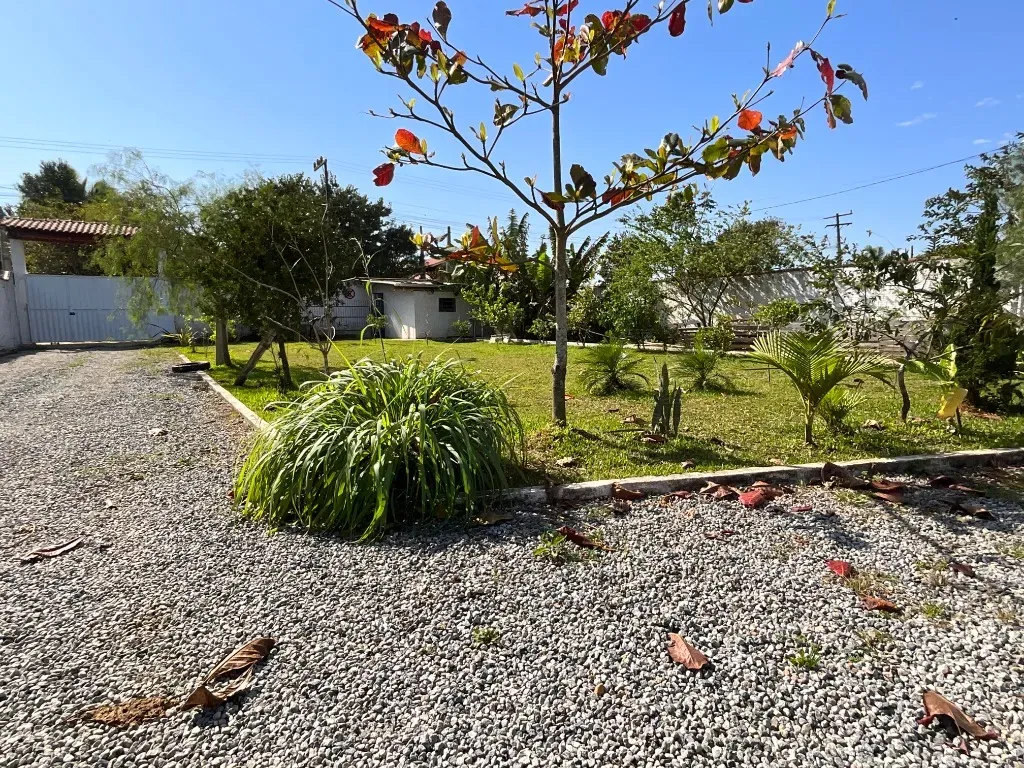 Chácara com 940m² com casa de 2 dormitórios e 3 vagas - Bairro Sertão do Trombudo/SC