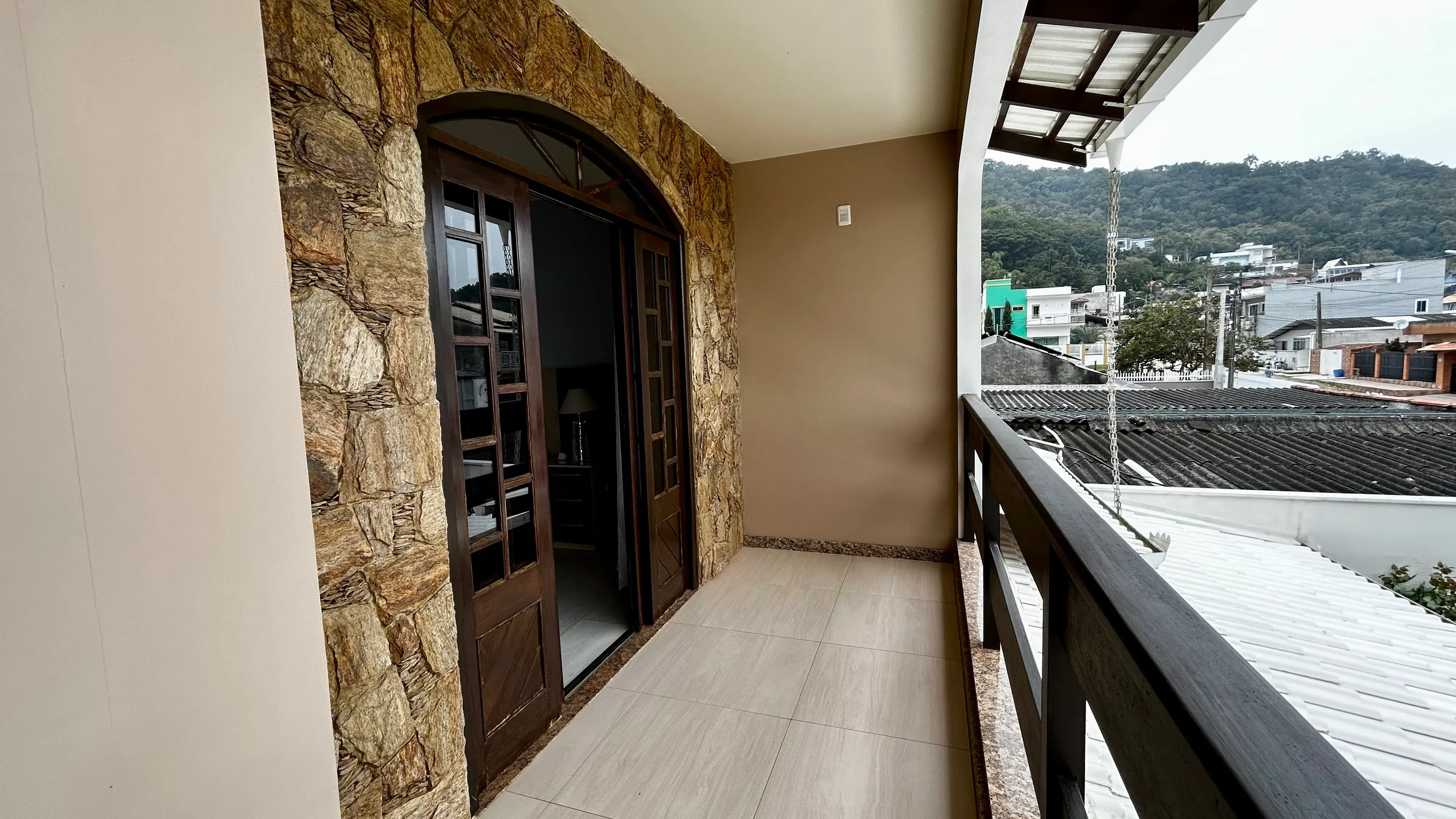 Casa de alto padrão 3 dormitórios sendo 1 suíte 1 vaga, Prainha de São Miguel - Penha/SC