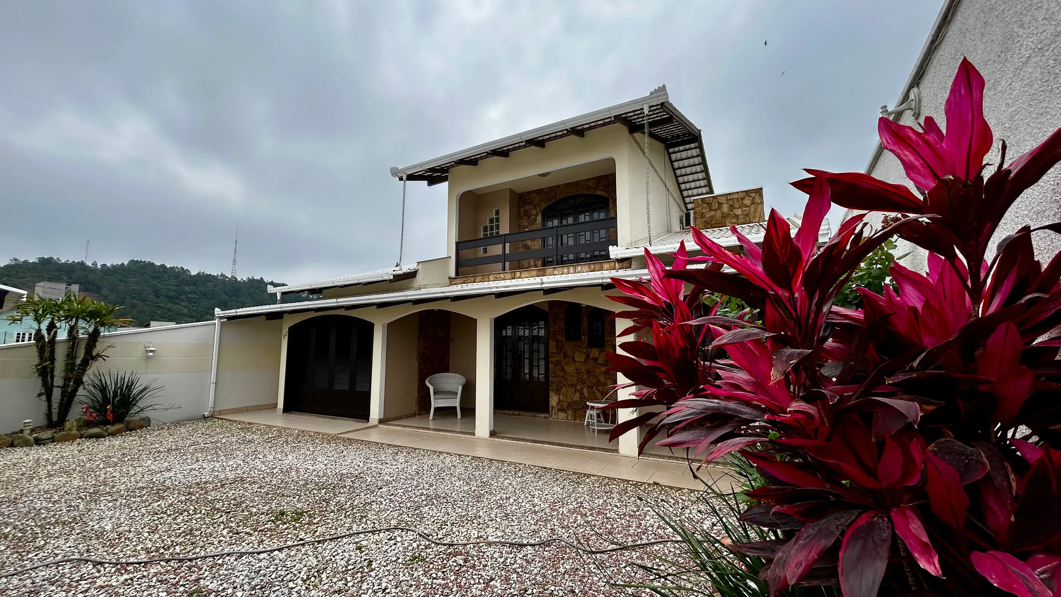Casa de alto padrão 3 dormitórios sendo 1 suíte 1 vaga, Prainha de São Miguel - Penha/SC