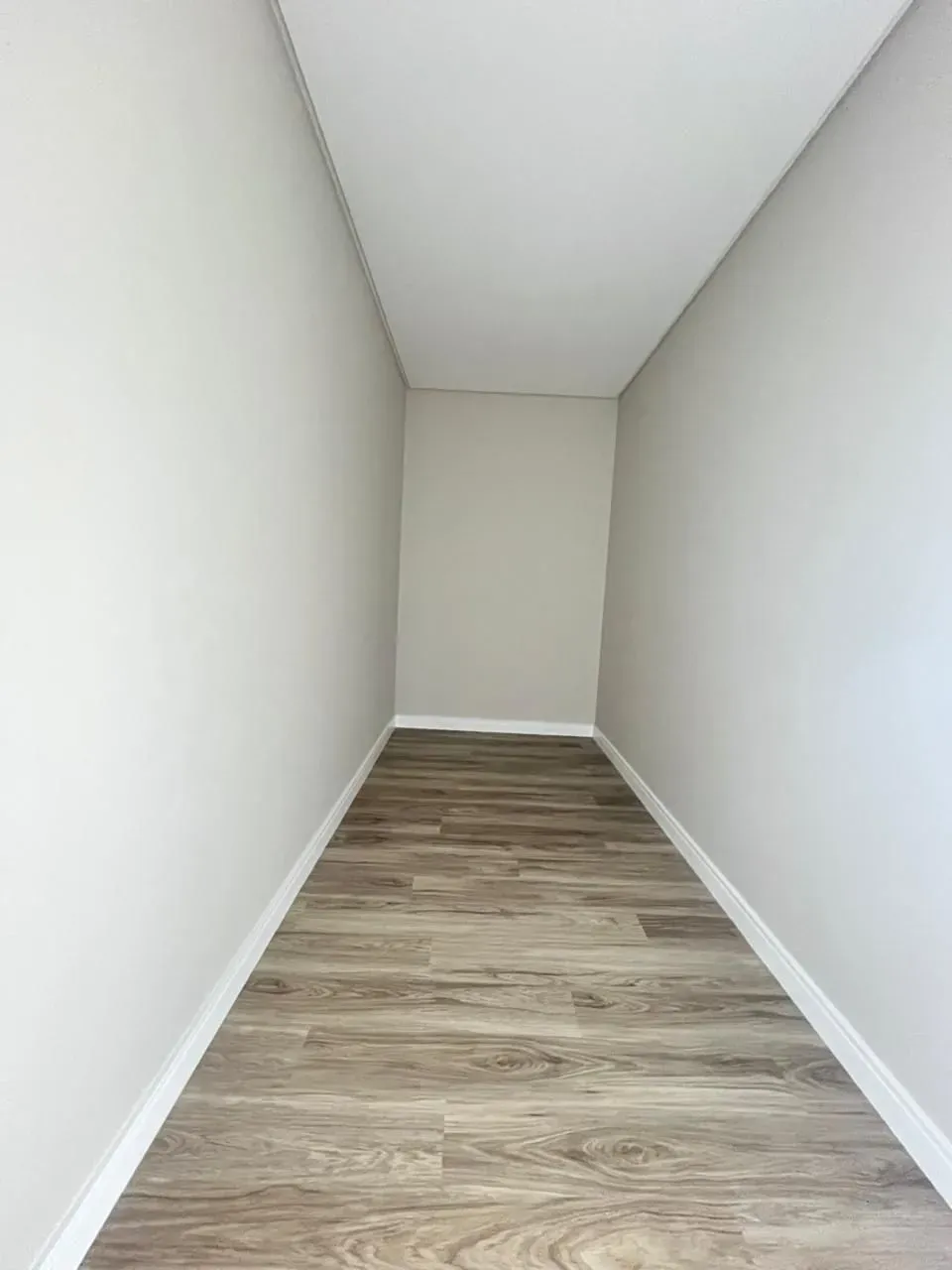 Casa de alto padrão em condomínio fechado com 4 dormitórios sendo 3 suítes e 4 vagas de garagem em Camboriú/SC