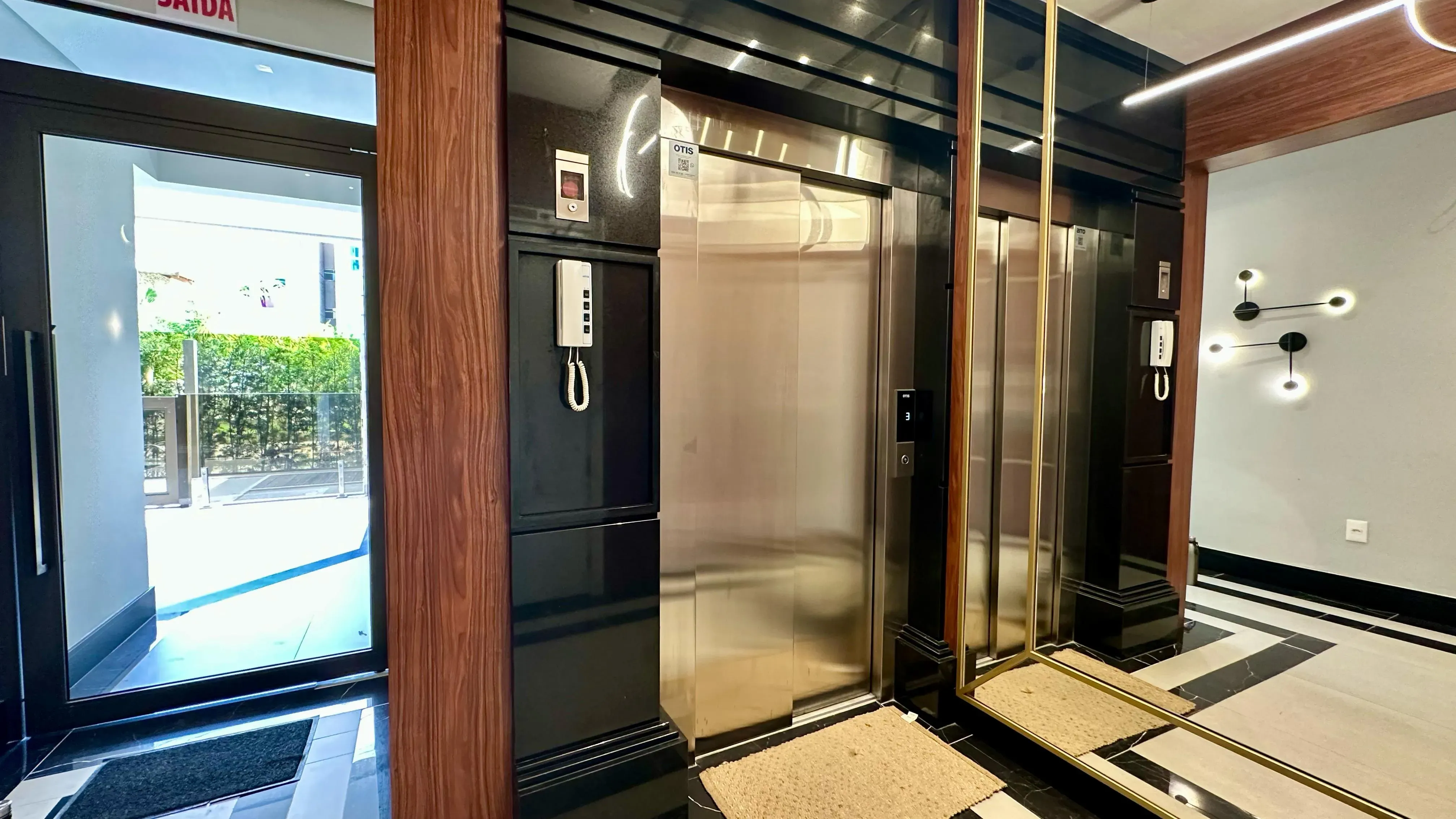 Apartamento com 2 dormitórios sendo 1 suíte e 1 vaga de garagem em Governador Celso Ramos/SC