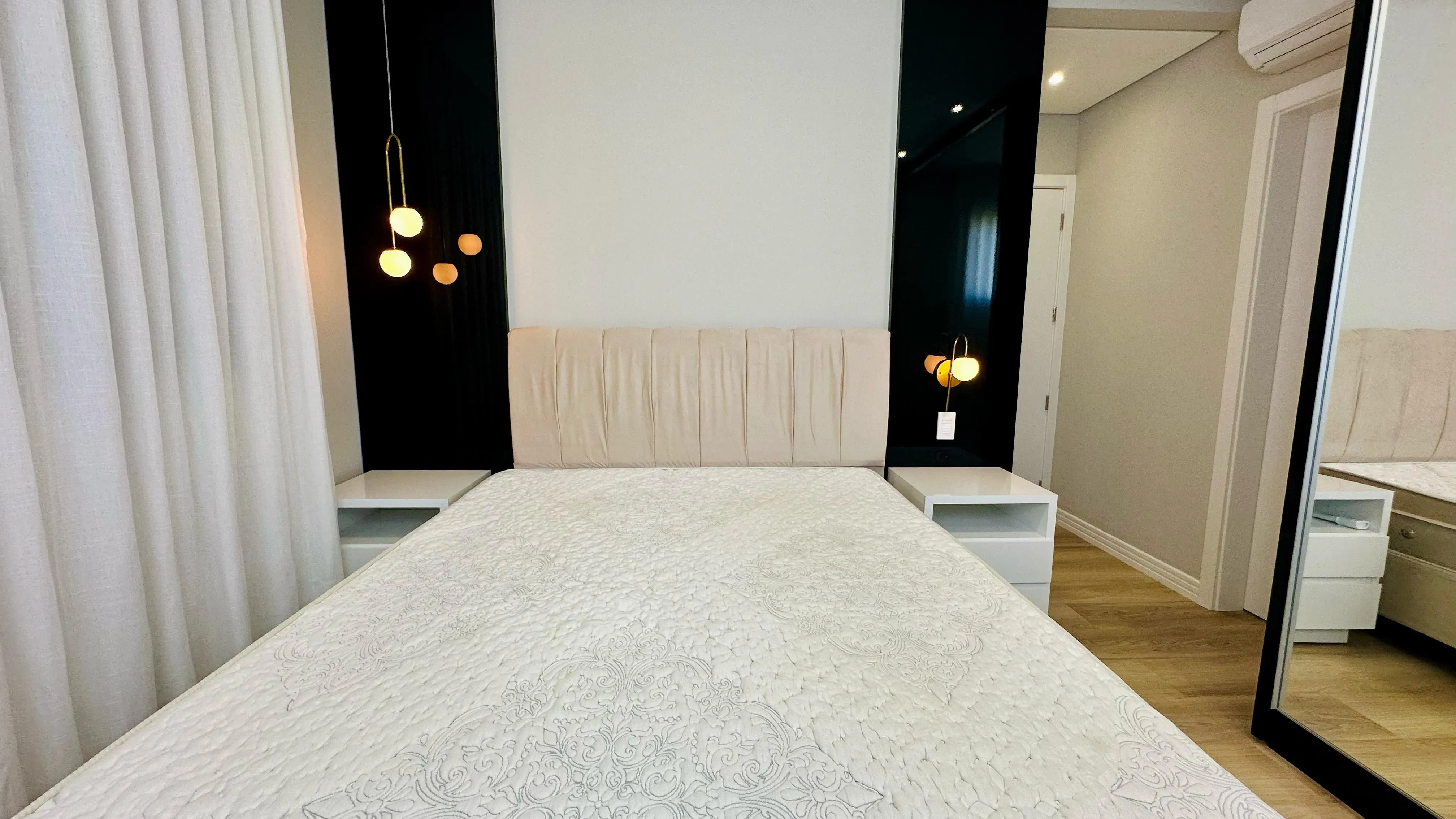 Apartamento com 2 dormitórios sendo 1 suíte e 1 vaga de garagem em Governador Celso Ramos/SC