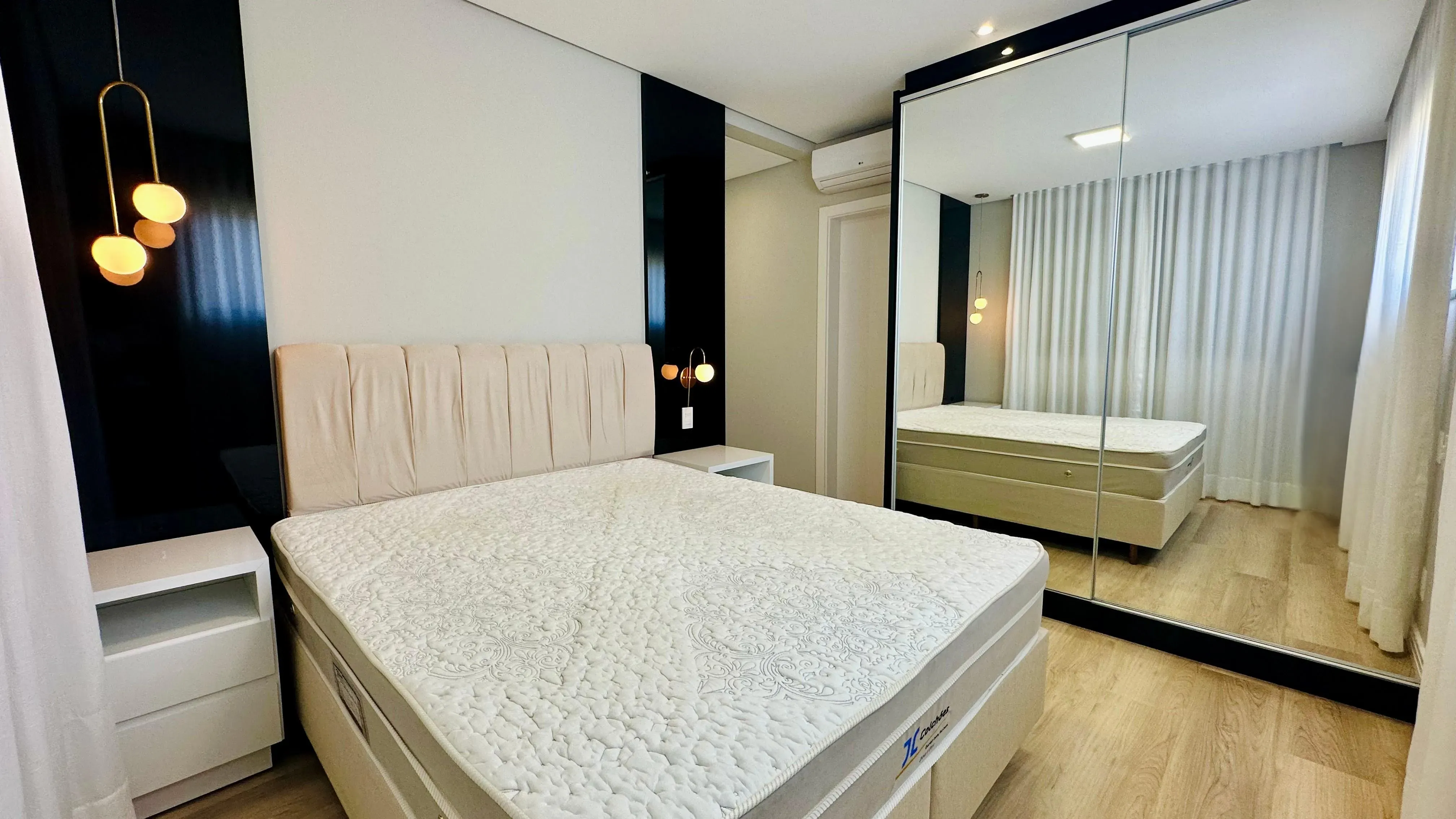 Apartamento com 2 dormitórios sendo 1 suíte e 1 vaga de garagem em Governador Celso Ramos/SC