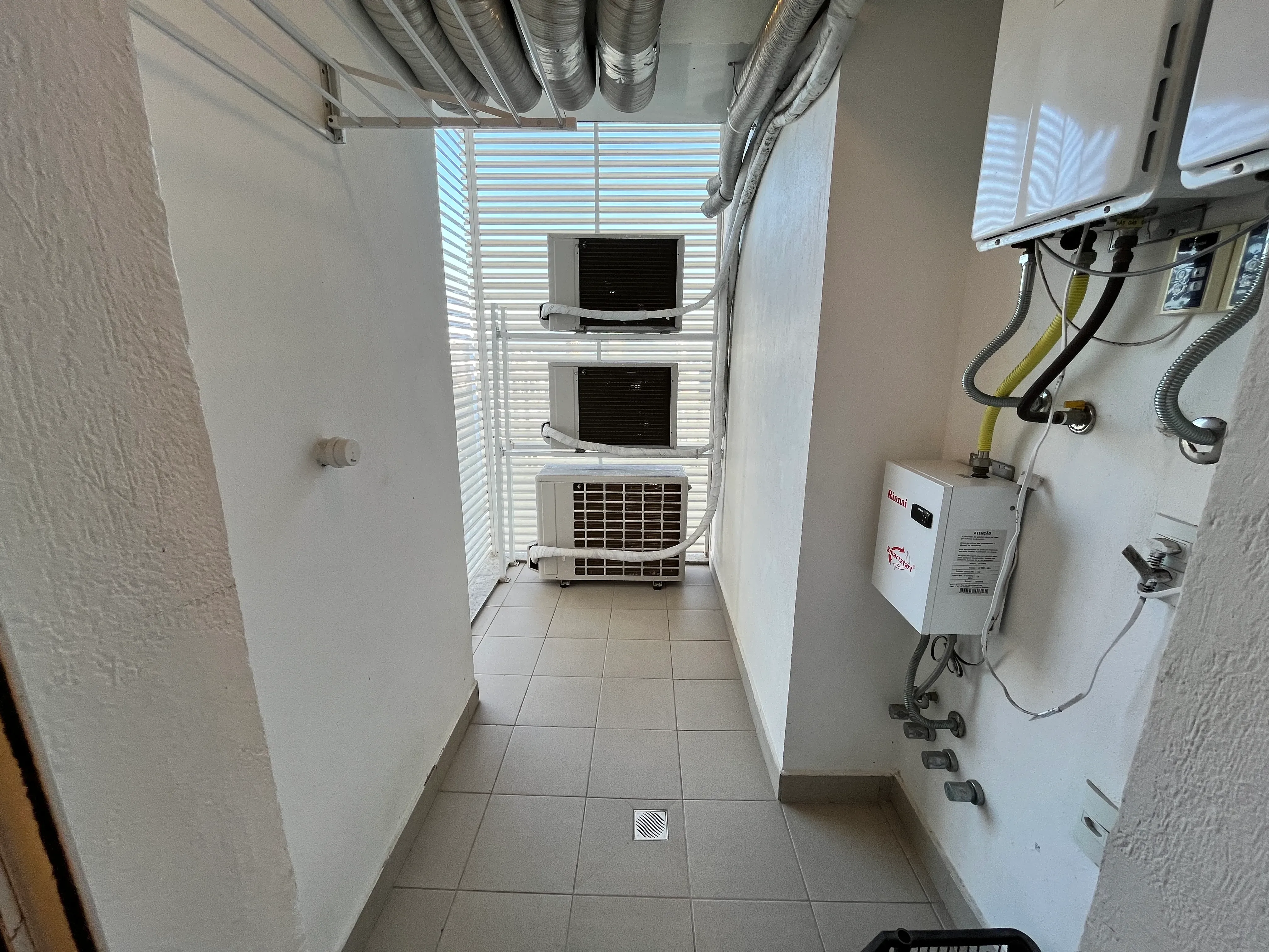 Apartamento com 4 suítes e 3 vagas de garagem em Balneário Camboriú/SC