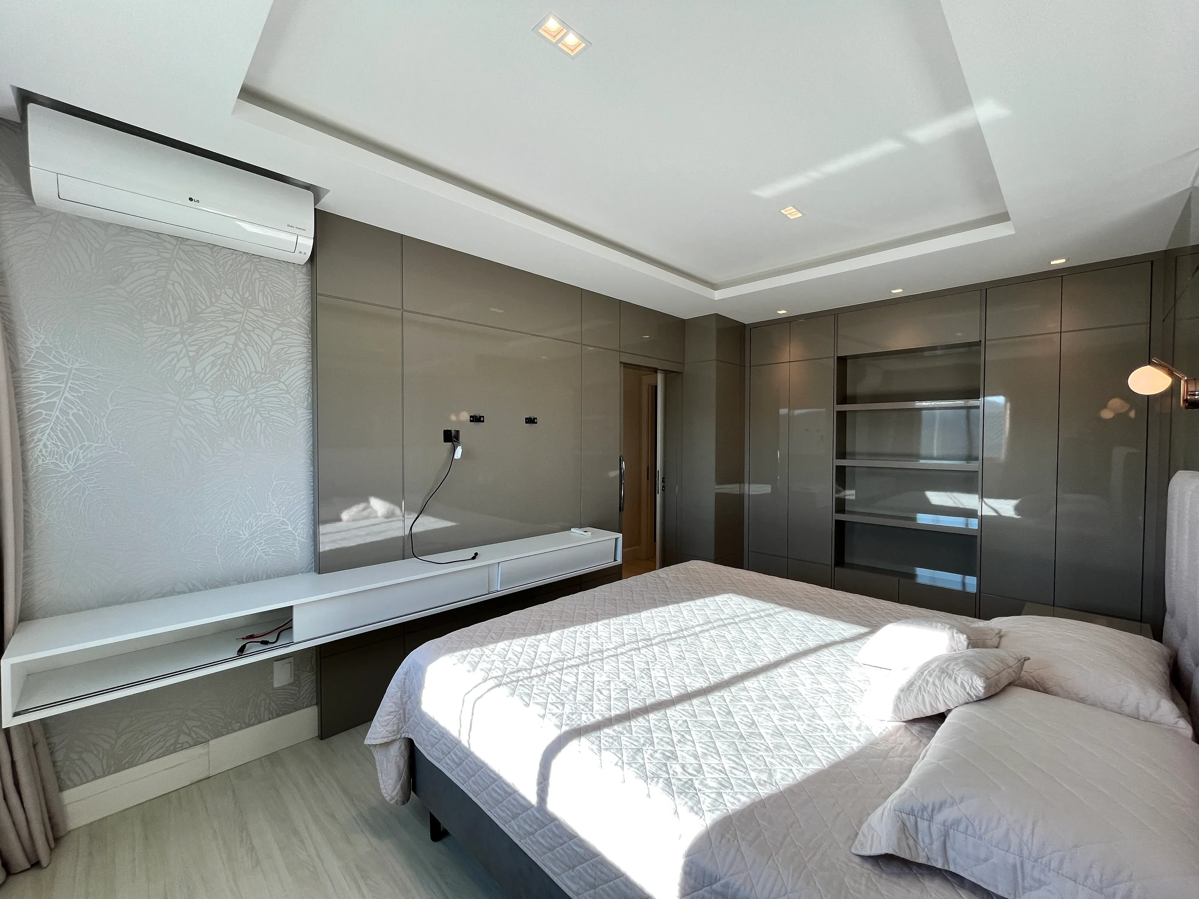 Apartamento com 4 suítes e 3 vagas de garagem em Balneário Camboriú/SC