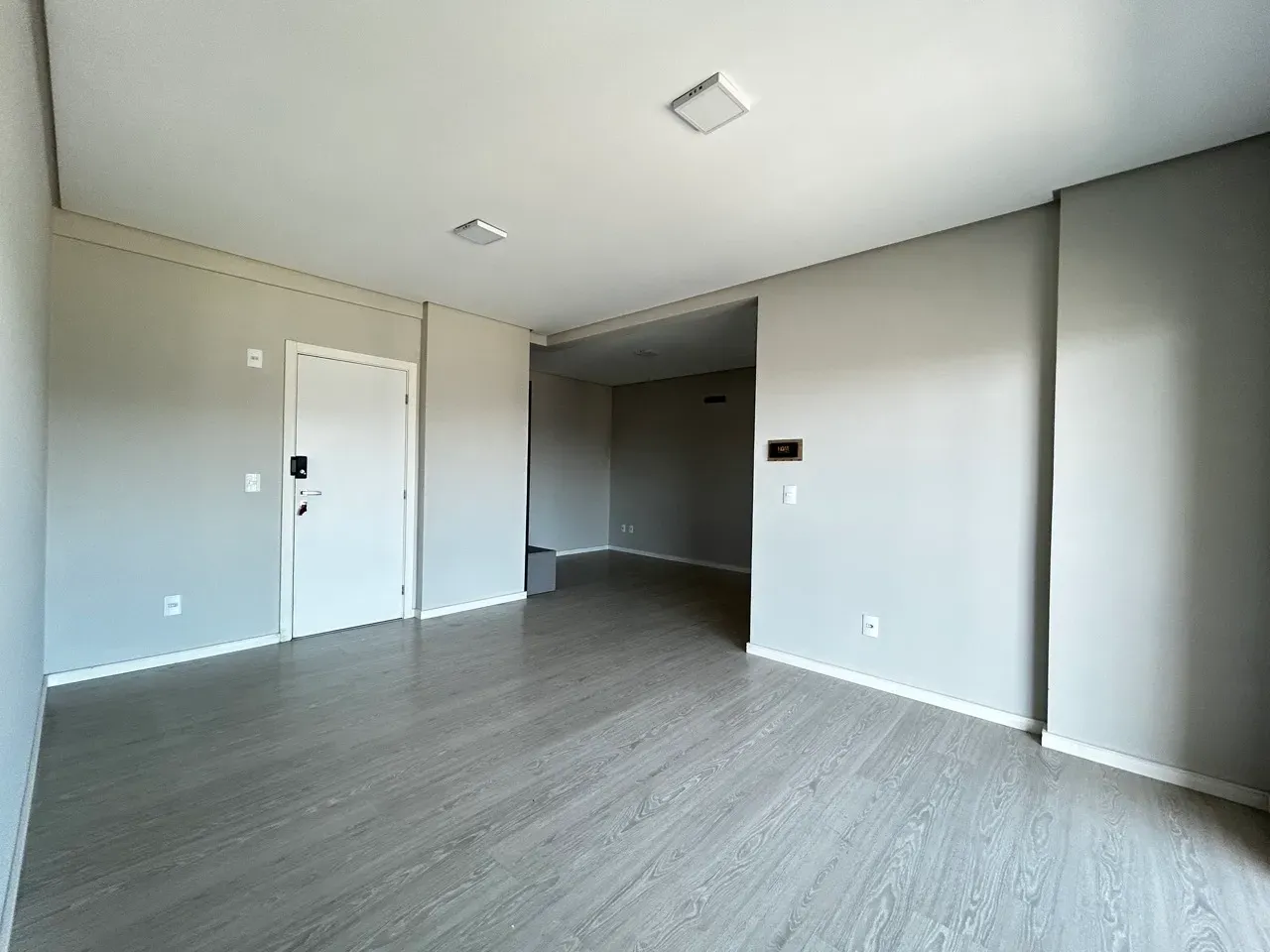 Apartamento com 3 dormitórios sendo 1 suíte e 2 vagas de garagem - Bairro Fazenda Itajaí/SC