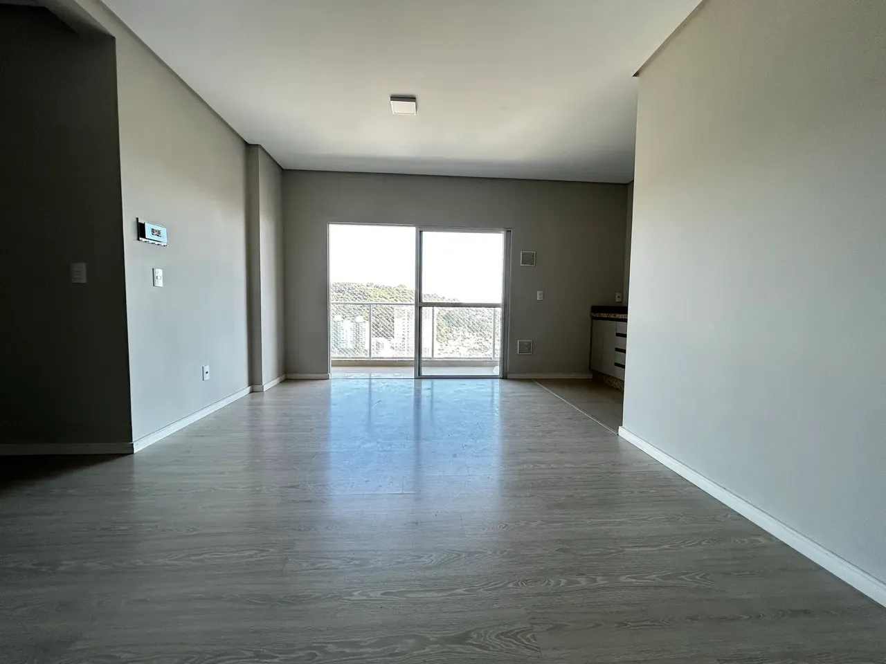 Apartamento com 3 dormitórios sendo 1 suíte e 2 vagas de garagem - Bairro Fazenda Itajaí/SC