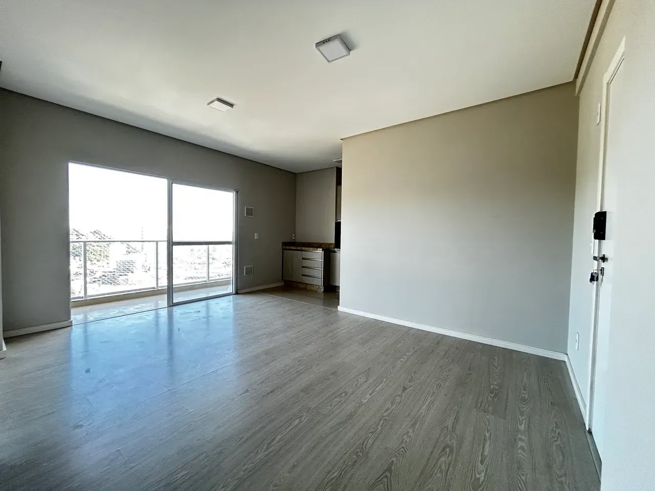 Apartamento com 3 dormitórios sendo 1 suíte e 2 vagas de garagem - Bairro Fazenda Itajaí/SC