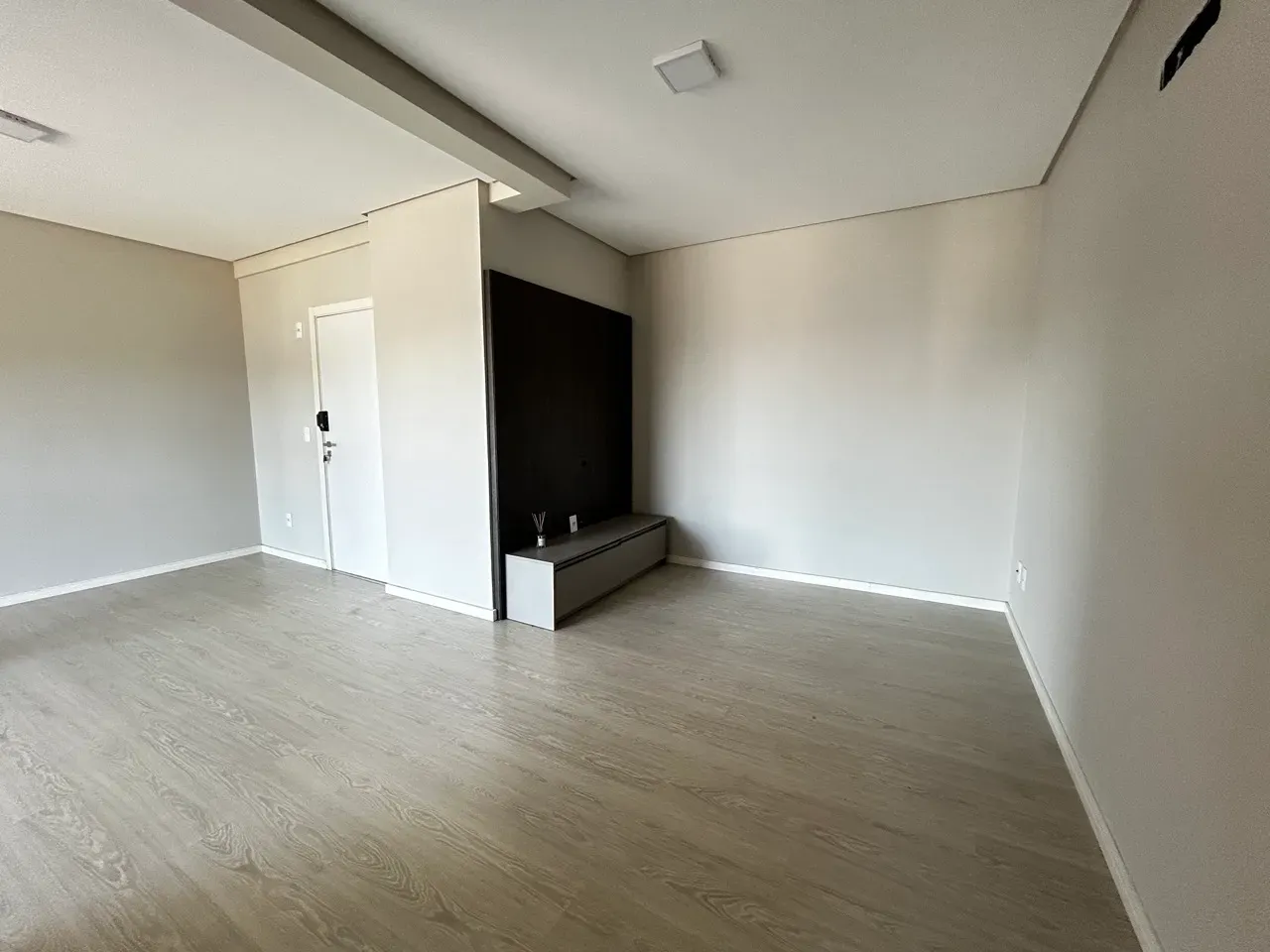 Apartamento com 3 dormitórios sendo 1 suíte e 2 vagas de garagem - Bairro Fazenda Itajaí/SC