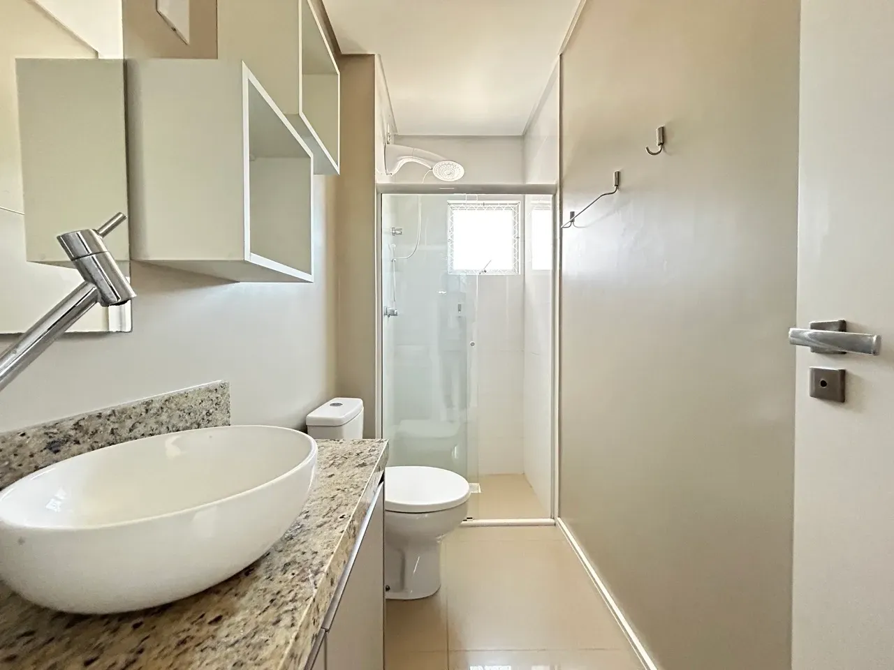 Apartamento com 3 dormitórios sendo 1 suíte e 2 vagas de garagem - Bairro Fazenda Itajaí/SC