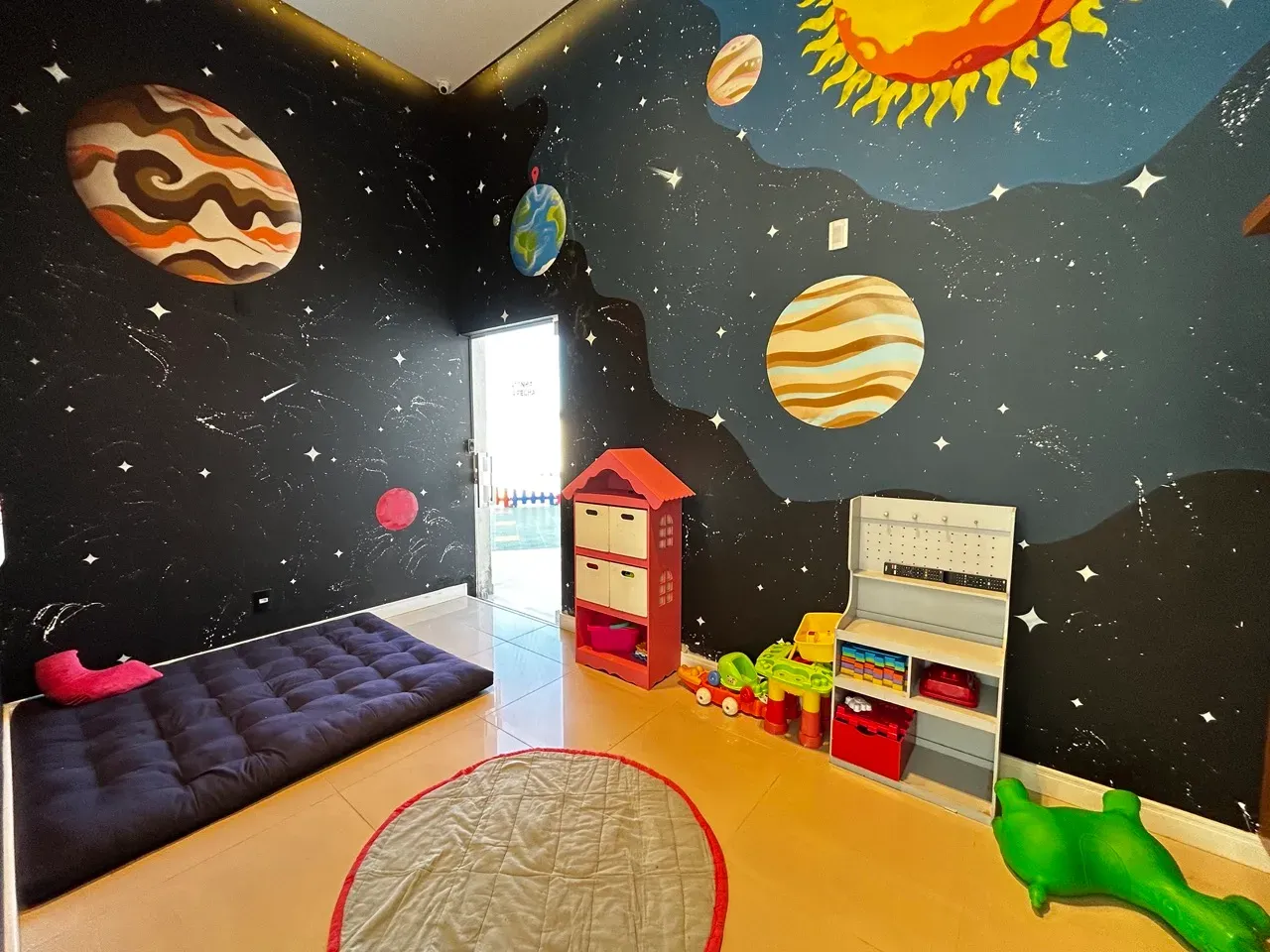 Apartamento com 3 dormitórios sendo 1 suíte e 2 vagas de garagem - Bairro Fazenda Itajaí/SC