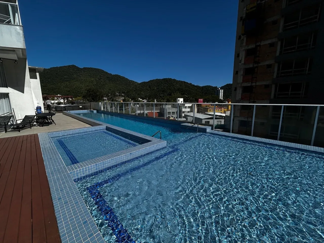 Apartamento com 3 dormitórios sendo 1 suíte e 2 vagas de garagem - Bairro Fazenda Itajaí/SC