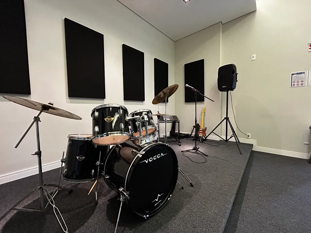 Apartamento com 3 dormitórios sendo 1 suíte e 2 vagas de garagem - Bairro Fazenda Itajaí/SC