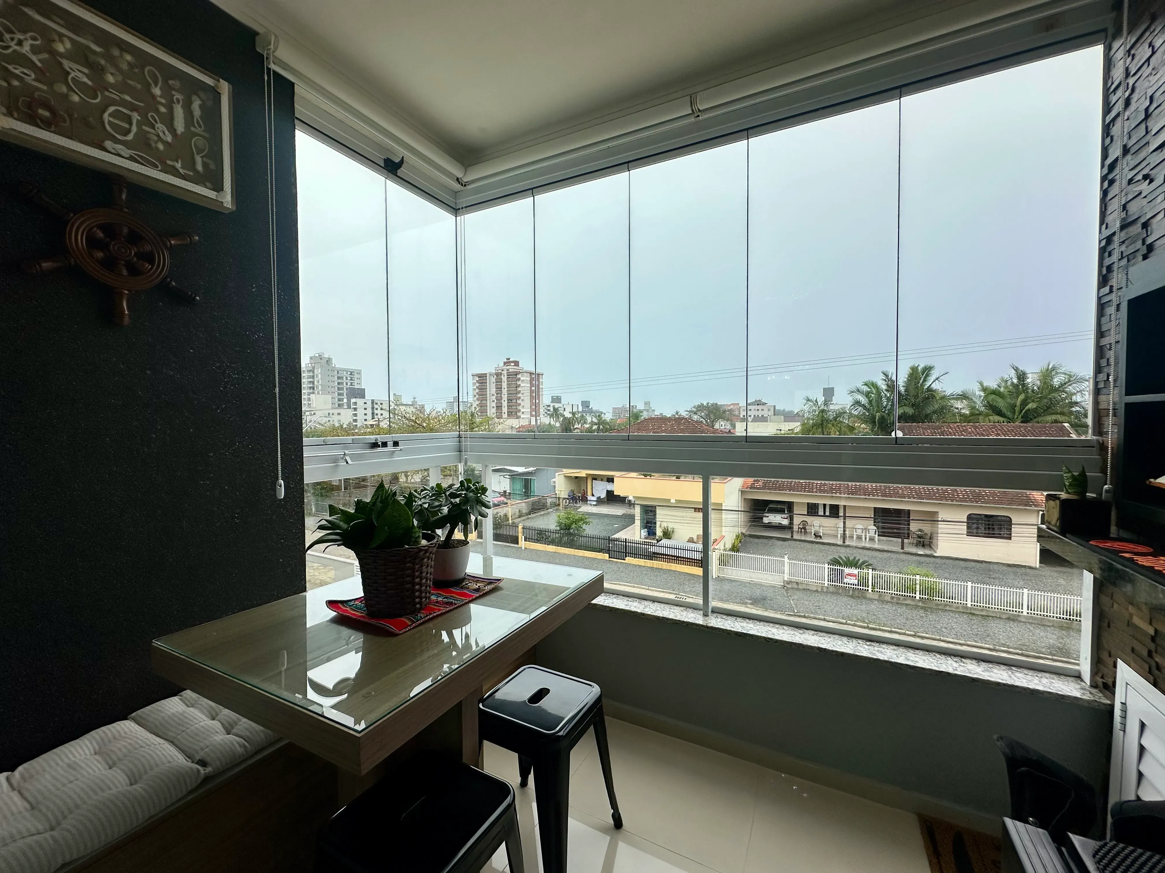 Apartamento com 2 dormitórios sendo 1 suíte e 1 vaga em Gravatá Navegantes/SC