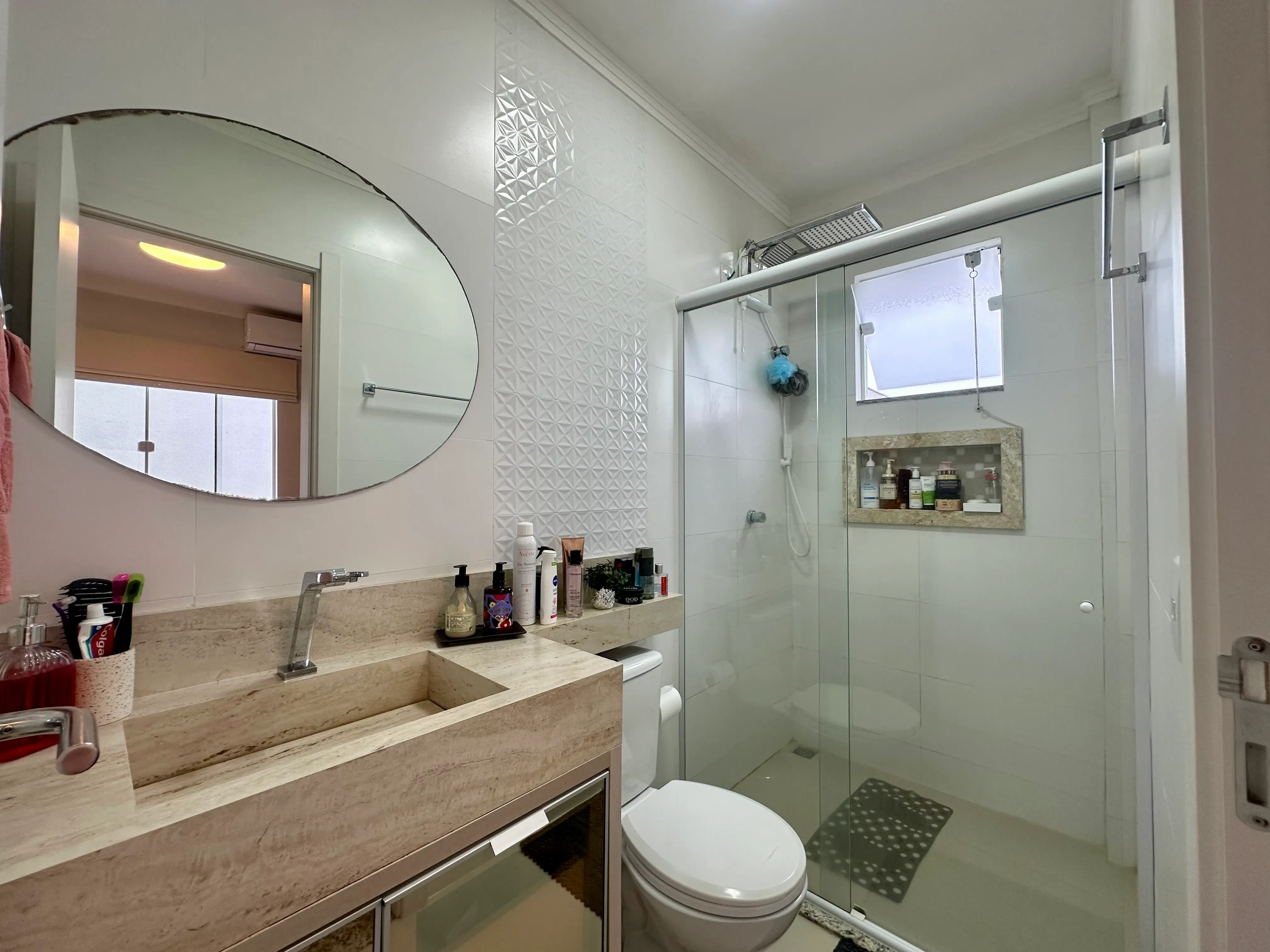 Apartamento com 2 dormitórios sendo 1 suíte e 1 vaga em Gravatá Navegantes/SC