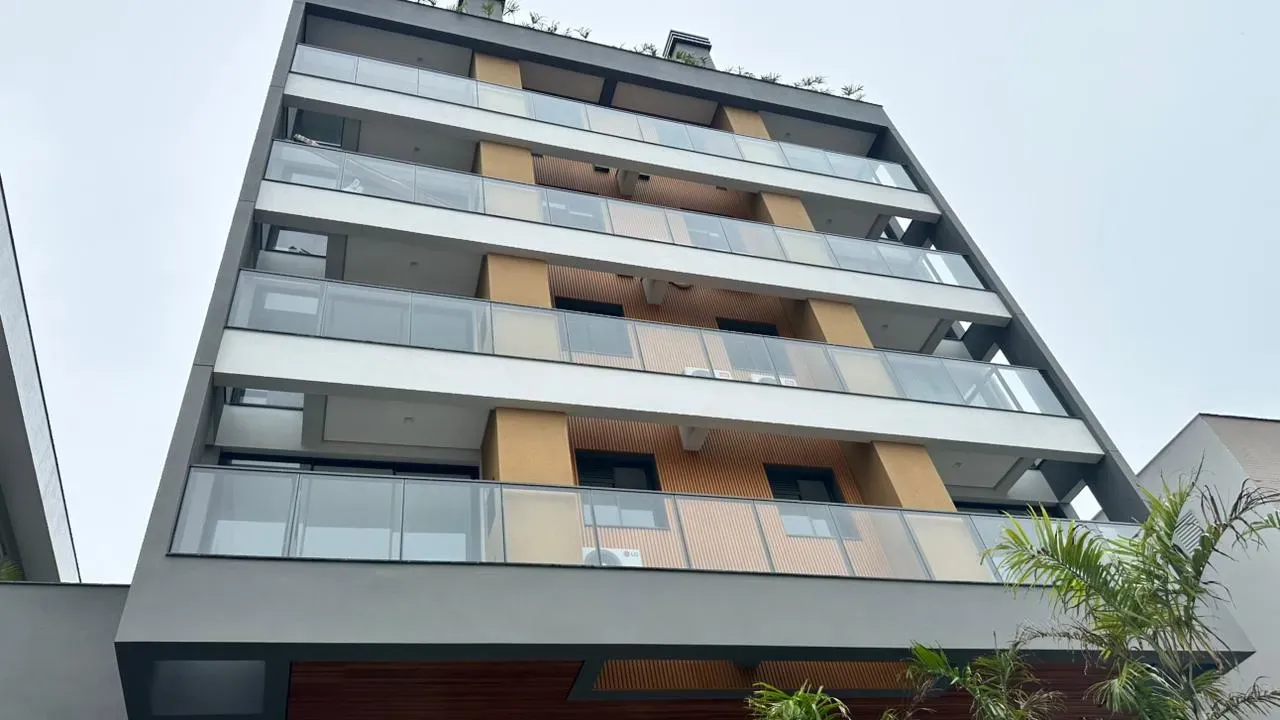 Apartamento 2 dormitórios sendo 1 suíte 1 vaga garagem - Ingleses do Rio Vermelho/SC