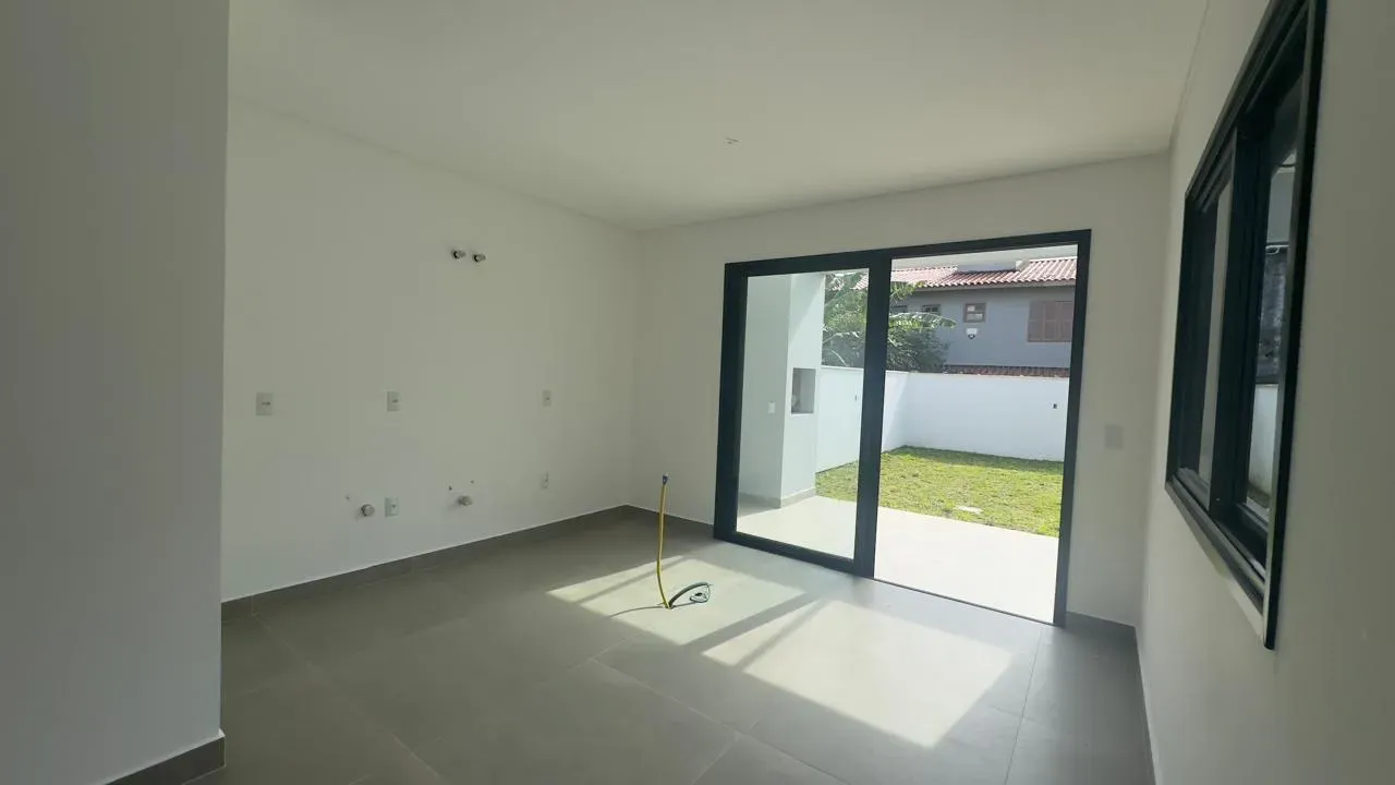 Casa com 3 suítes e 1 vaga garagem - Campeche | Florianópolis/SC