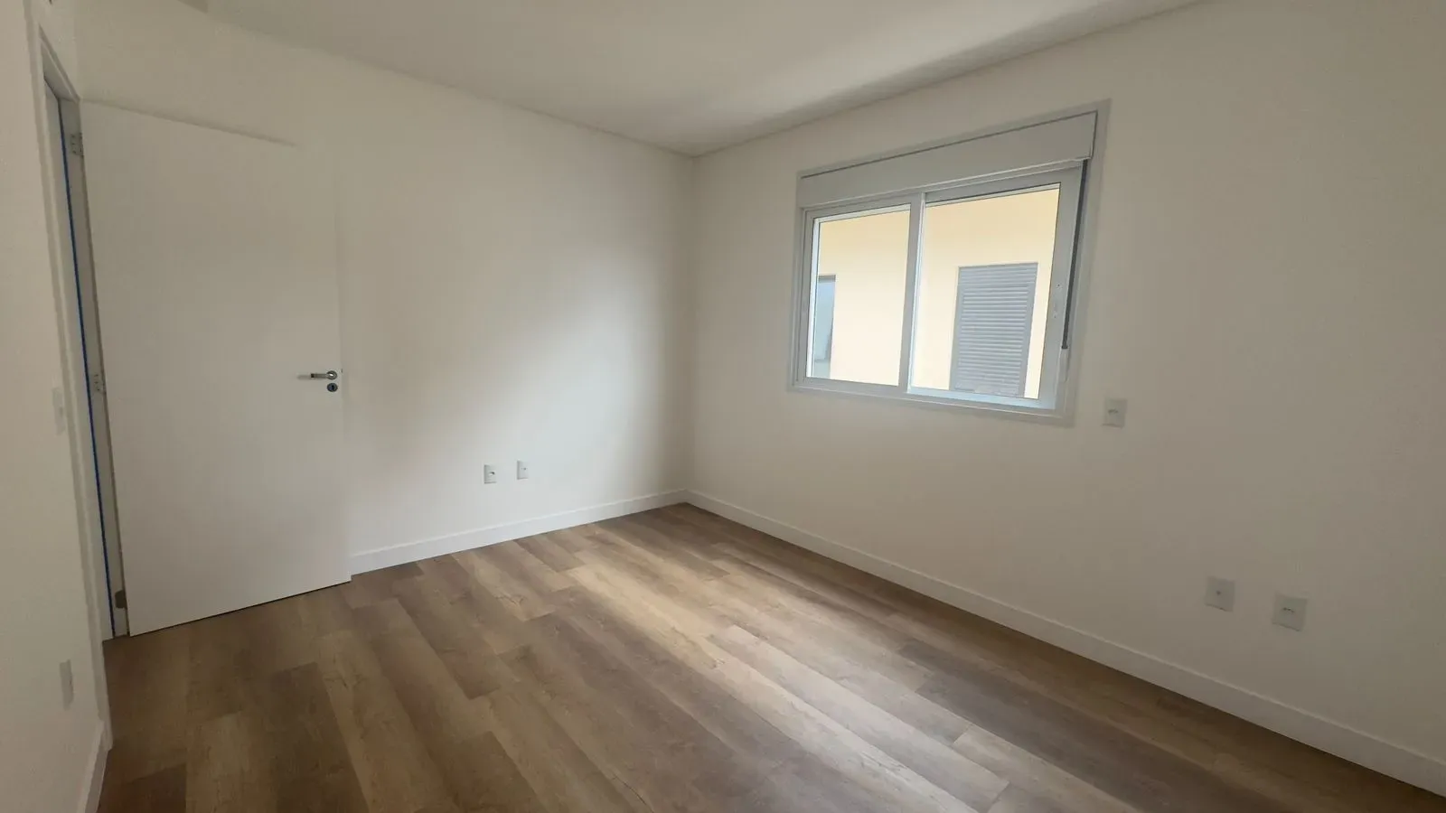 Casa com 3 dormitórios sendo 1 suíte e 2 vagas garagem - Campeche, Florianópolis/SC