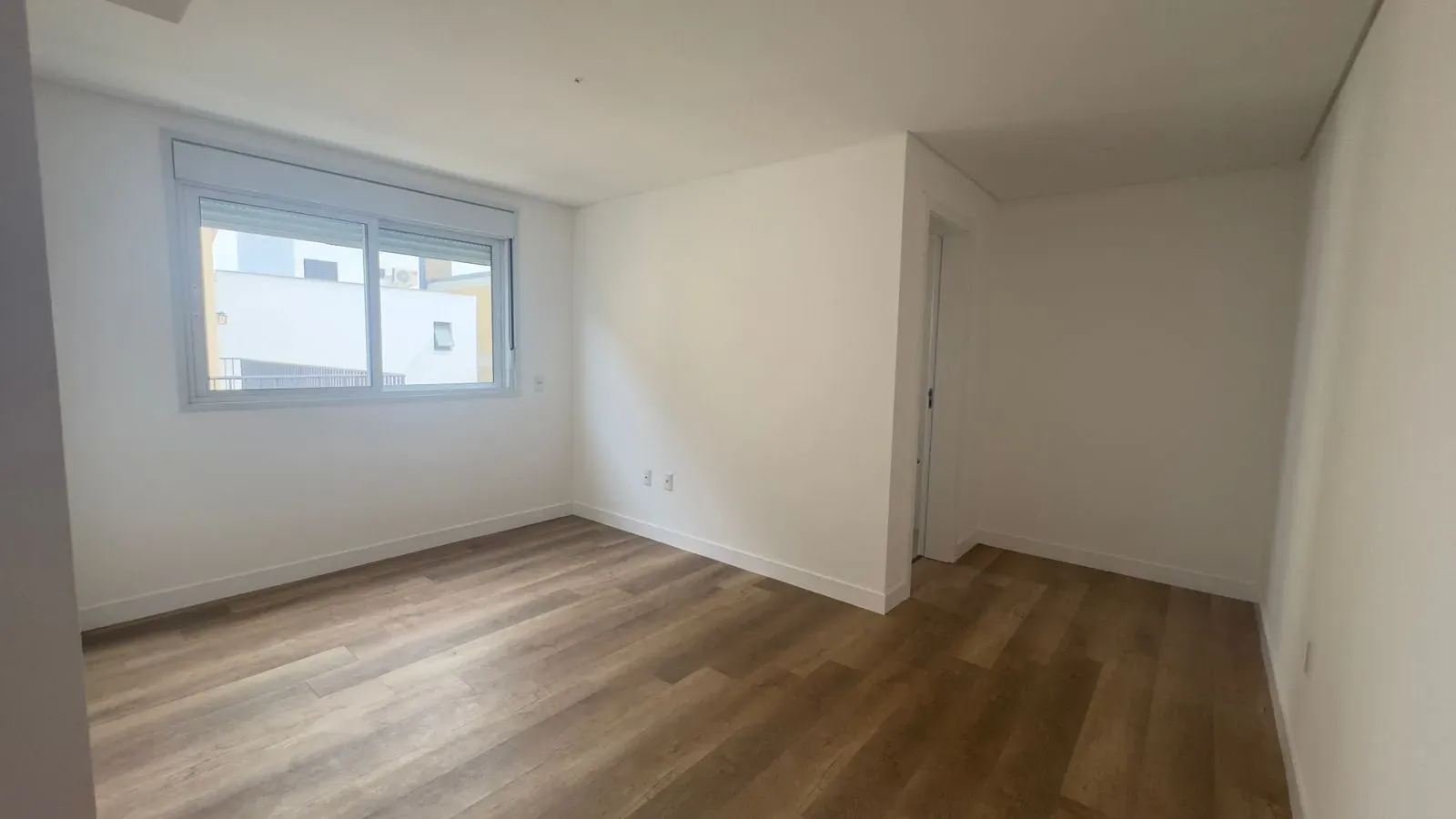 Casa com 3 dormitórios sendo 1 suíte e 2 vagas garagem - Campeche, Florianópolis/SC