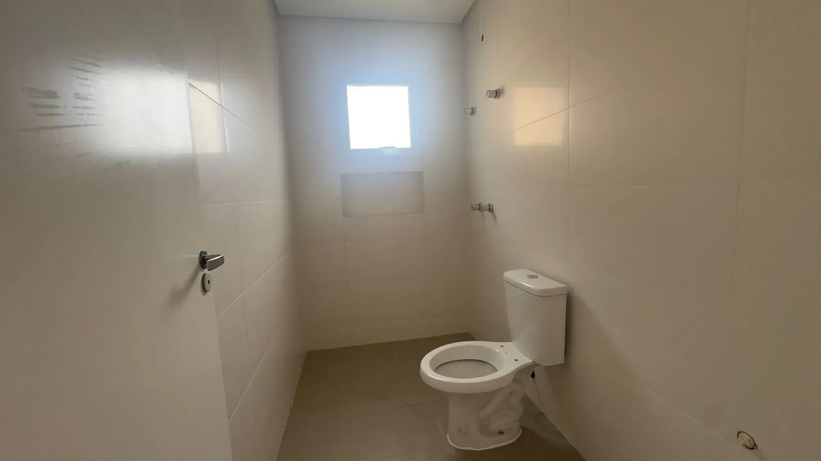 Casa com 3 dormitórios sendo 1 suíte e 2 vagas garagem - Campeche, Florianópolis/SC