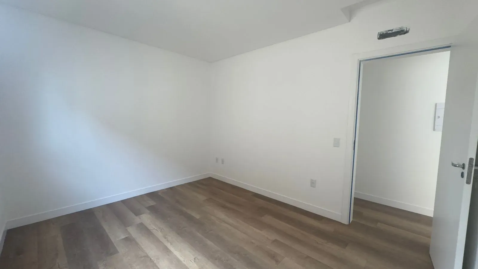 Casa com 3 dormitórios sendo 1 suíte e 2 vagas garagem - Campeche, Florianópolis/SC