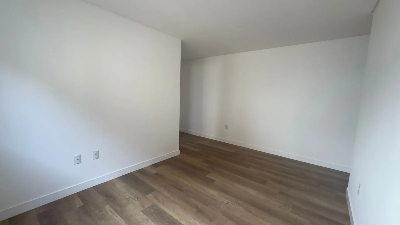 Casa com 3 dormitórios sendo 1 suíte e 2 vagas garagem - Campeche, Florianópolis/SC