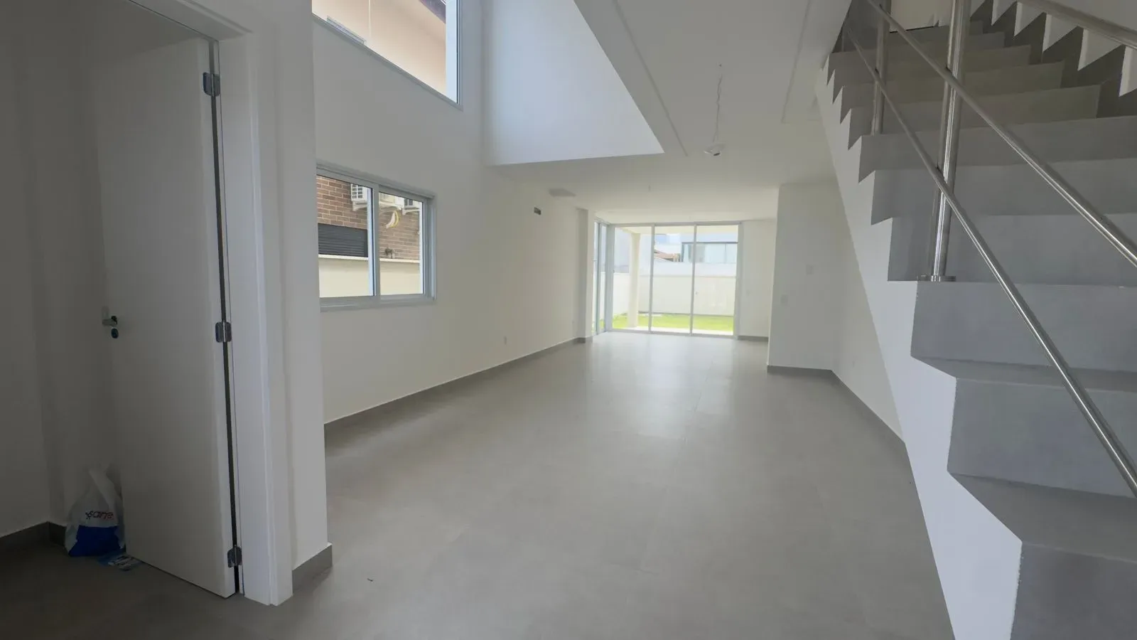 Casa com 3 dormitórios sendo 1 suíte e 2 vagas garagem - Campeche, Florianópolis/SC