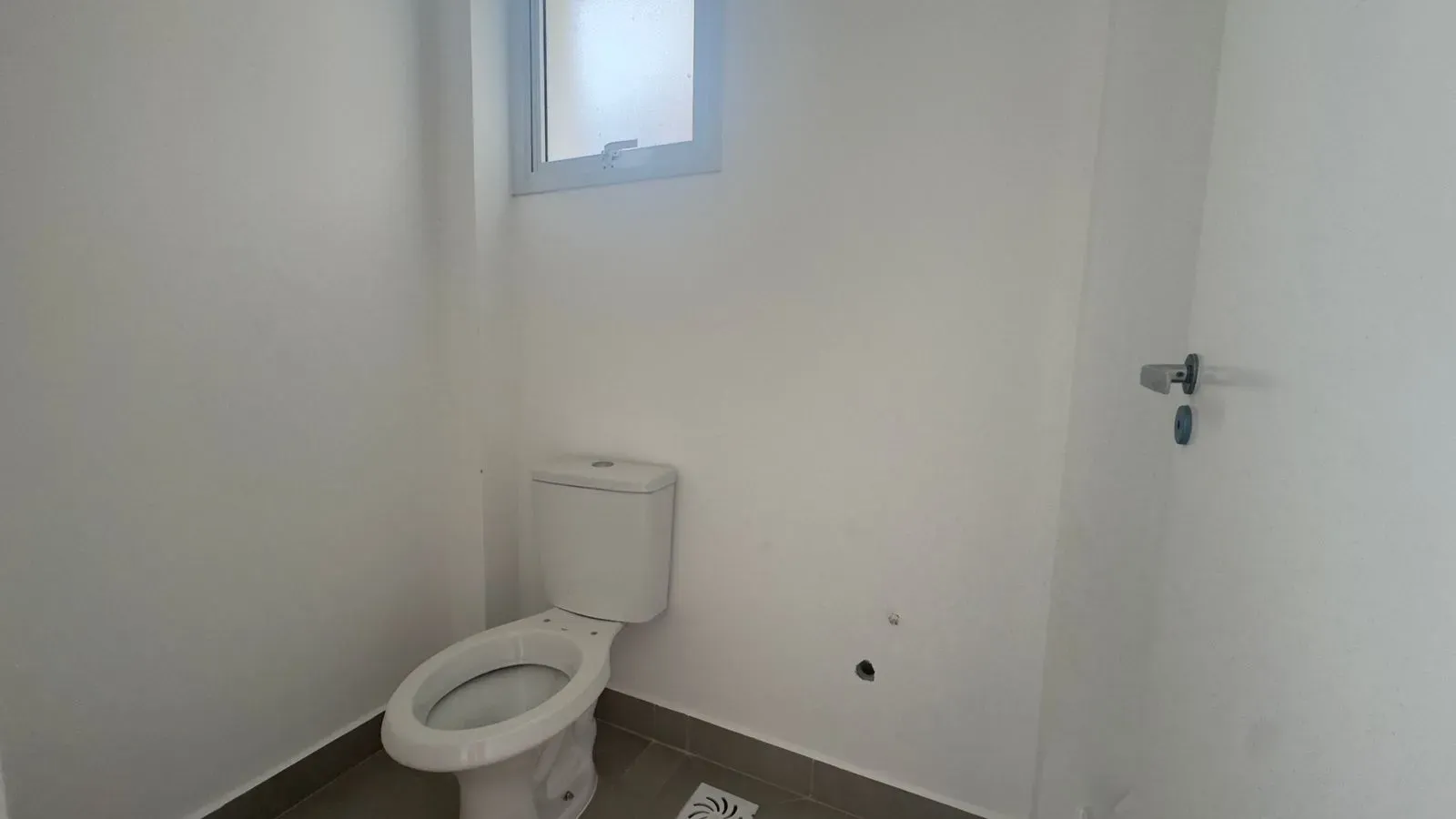 Casa com 3 dormitórios sendo 1 suíte e 2 vagas garagem - Campeche, Florianópolis/SC